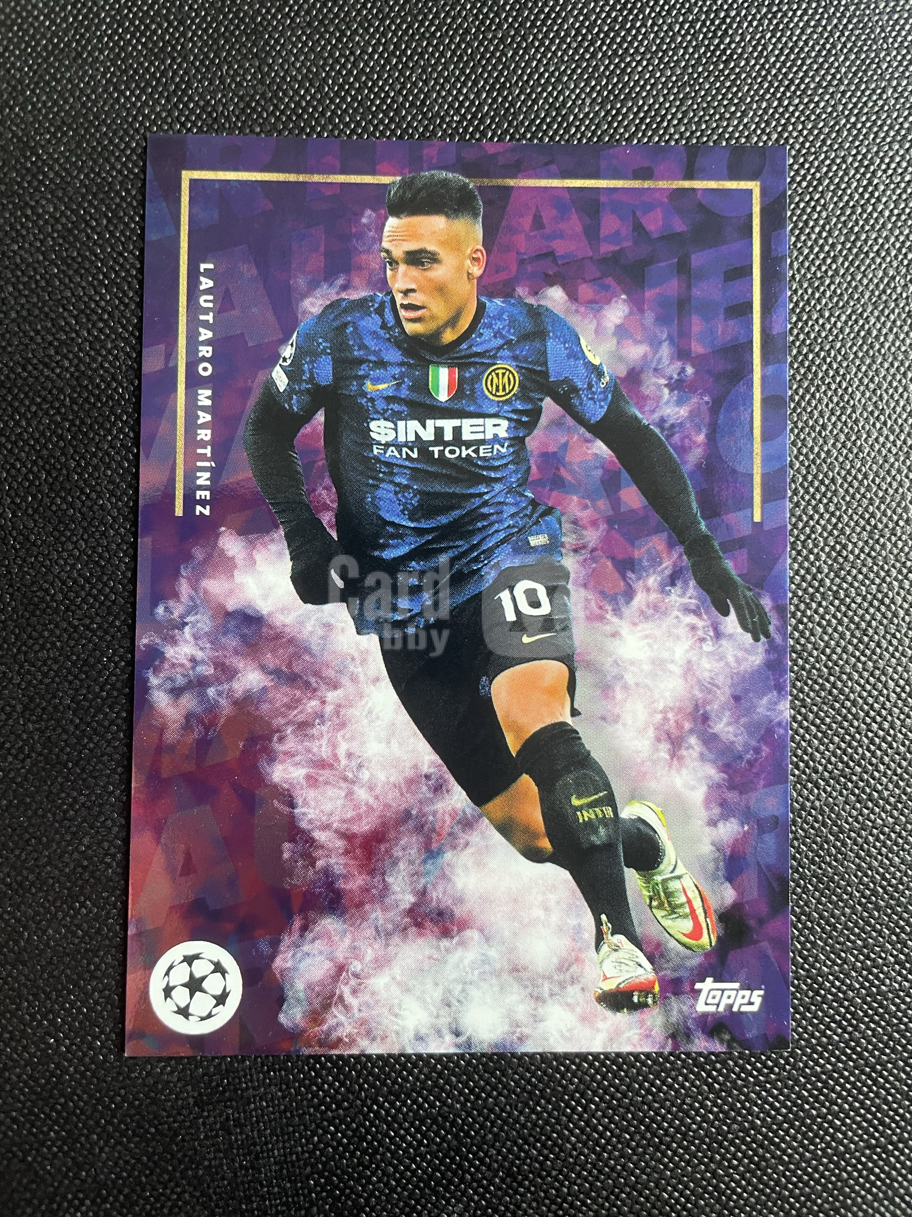 2022 Topps Mourinho Lautaro Martínez 【hellfire拍卖】topps 穆里尼奥白金盒 国米 阿根廷 劳塔罗 base 轻微白边介意勿拍 YN