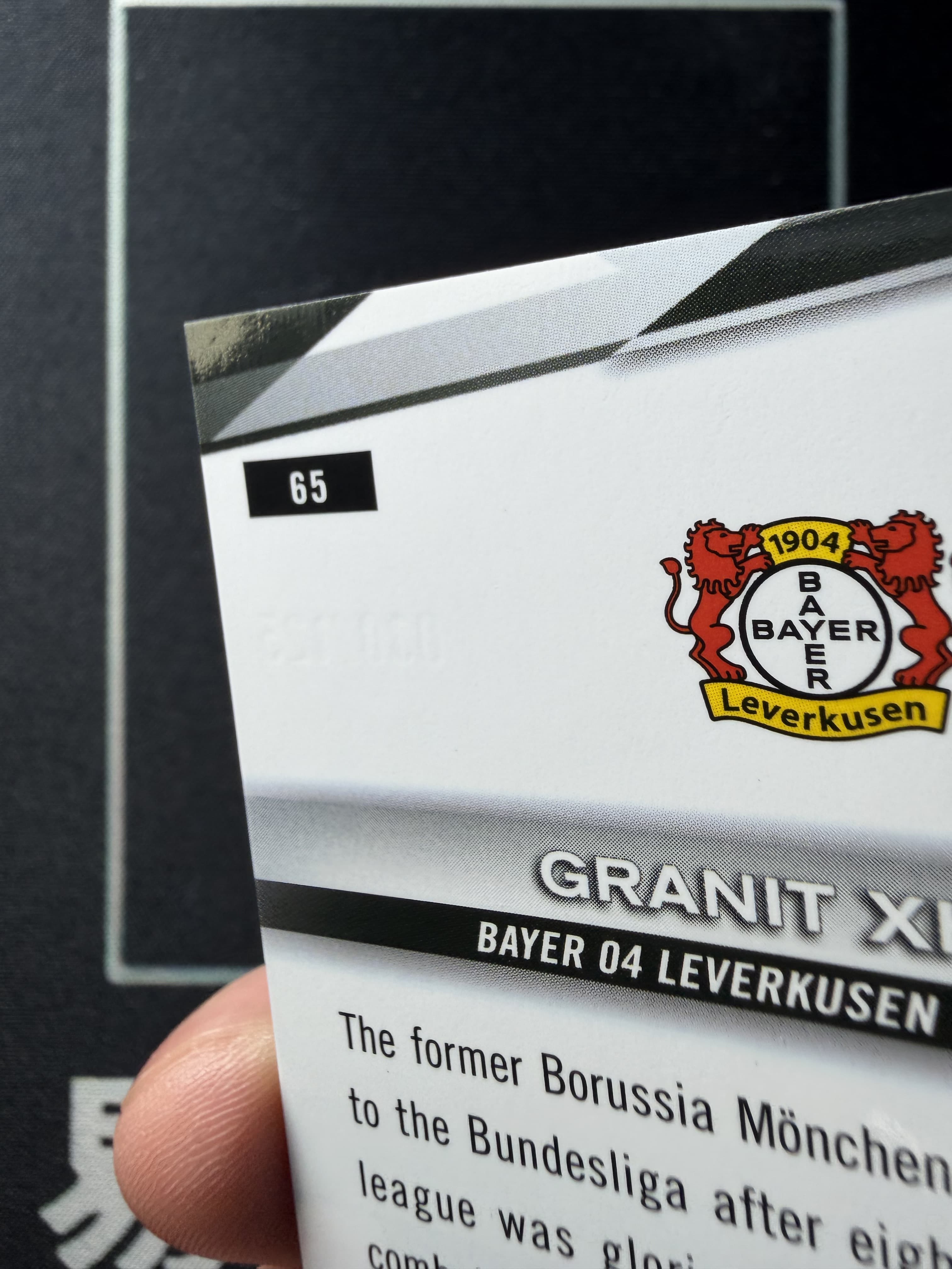 【易文拍卖 超级回款】2024-25 Topps Chrome 德甲TC GRANIT XHAKA 勒沃库森 扎卡 瑞士 102/125编 粉折 #酸菜