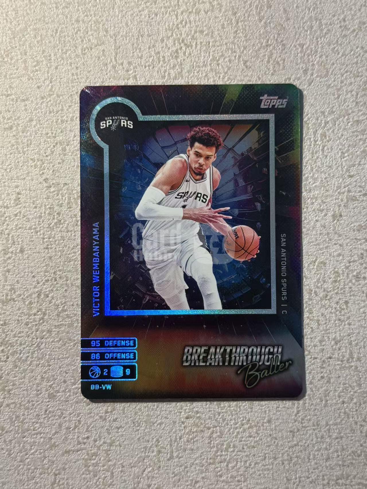 2025 Topps Match Attax Victor Wembanyama 游戏版 马刺 文班亚马 特卡 折射 sp 经典选图 收藏必备