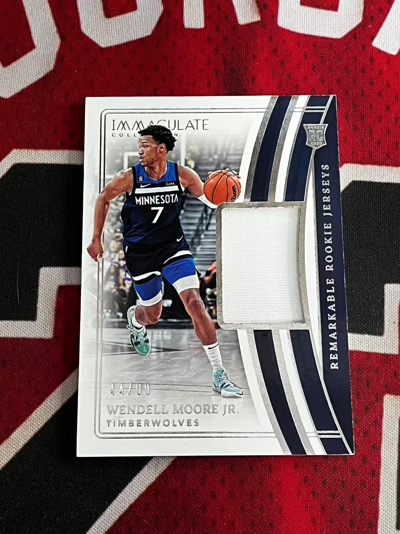 【接寄拍】2022-23 PANINI IMMACULATE 高端系列 森林狼 新秀RC 小温德尔摩尔 99编 新秀球衣物料切割 衣料实物卡 专收凑套必备【烂臭嘴拍卖】