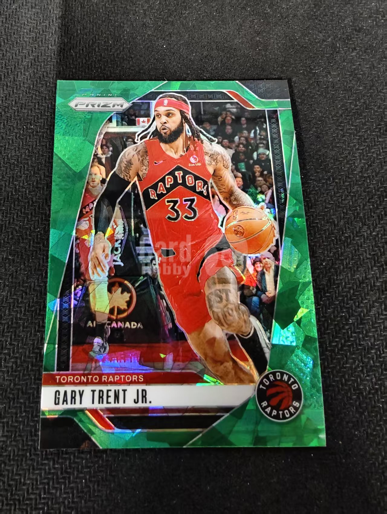 2024-25 Panini Prizm Gary Trent Jr. 小加里 特伦特 猛龙 绿碎冰 PZ 划痕 边角瑕疵 #33