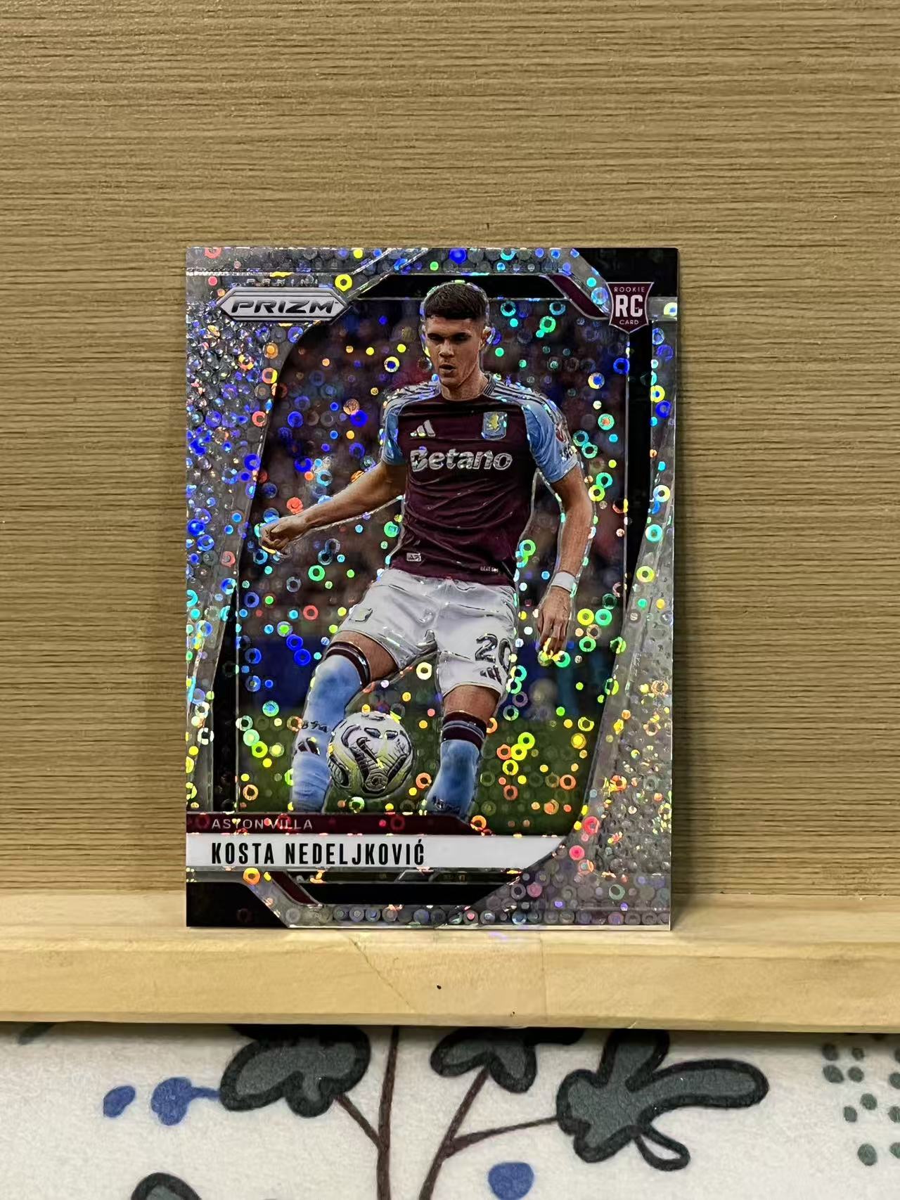 2024-25 Panini Prizm kosta nedeljkovic RC 内德伊科维奇 新秀 阿斯顿维拉 泡泡折 银折 英超 实卡精美 收藏必备 LZL4