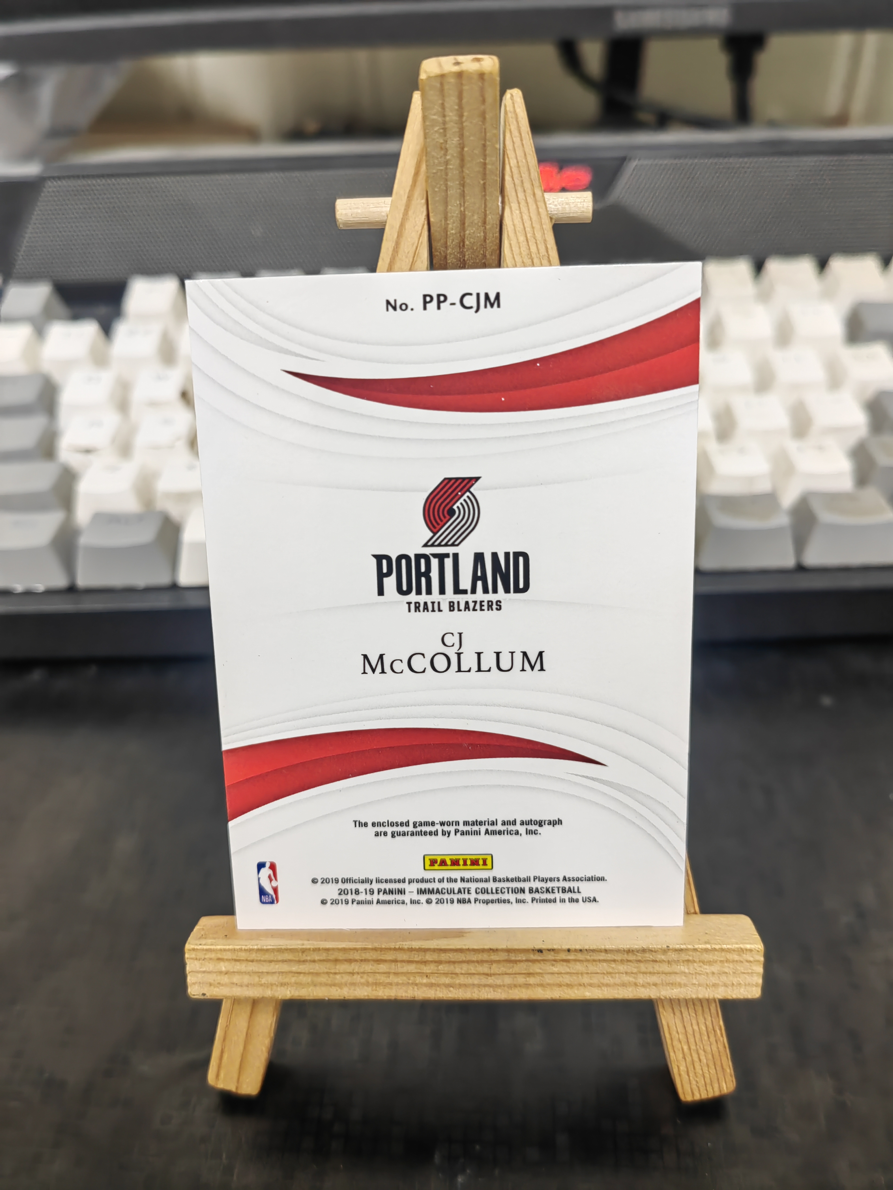 2018-19 Panini Immaculate CJ McCollum 【来福拍卖】爱咪咪 开拓者 cj 麦科勒姆 18/25编 1/1 pa 签字 卡签 球衣物料 patch 卡品如图