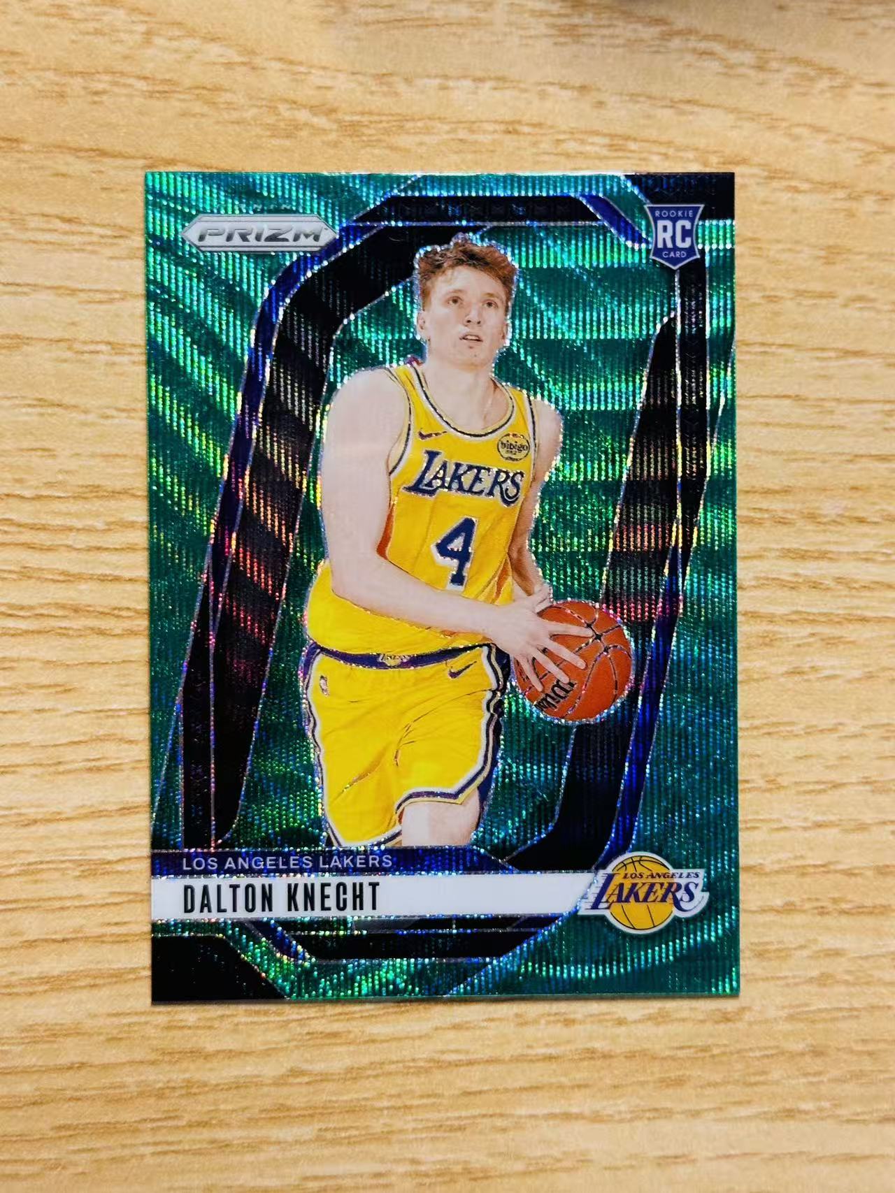 2024-25 Panini Prizm Dalton Knecht 嘿嘿代卖 多尔顿 克内克特 新秀 RC 绿波纹折 湖人 卡瑕疵如图3 收藏必备