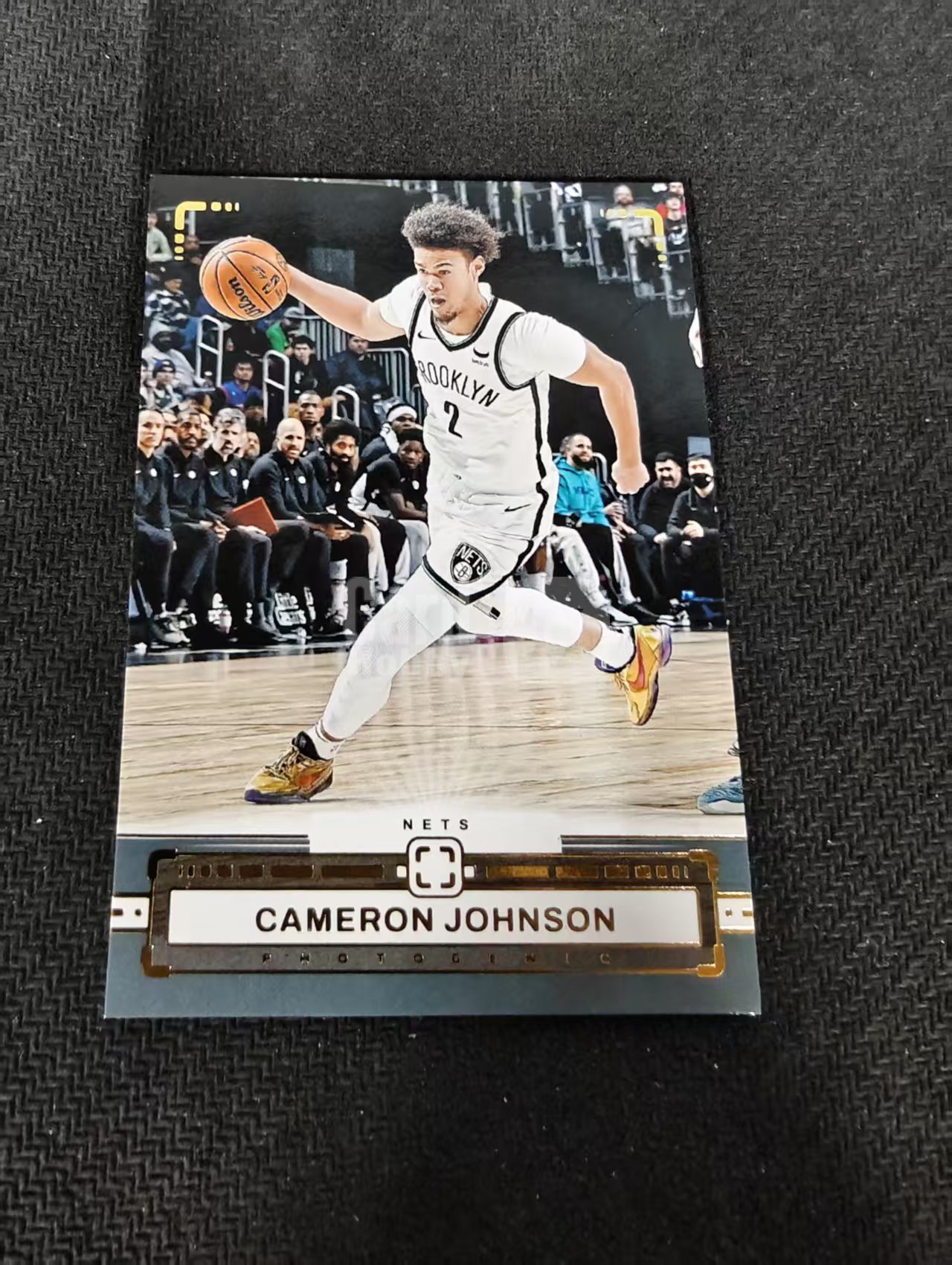 【可合并,不累计】2023-24 Panini Photogenic Cameron Johnson 卡梅隆·约翰逊 篮网 上镜 划痕 边角微瑕 #10