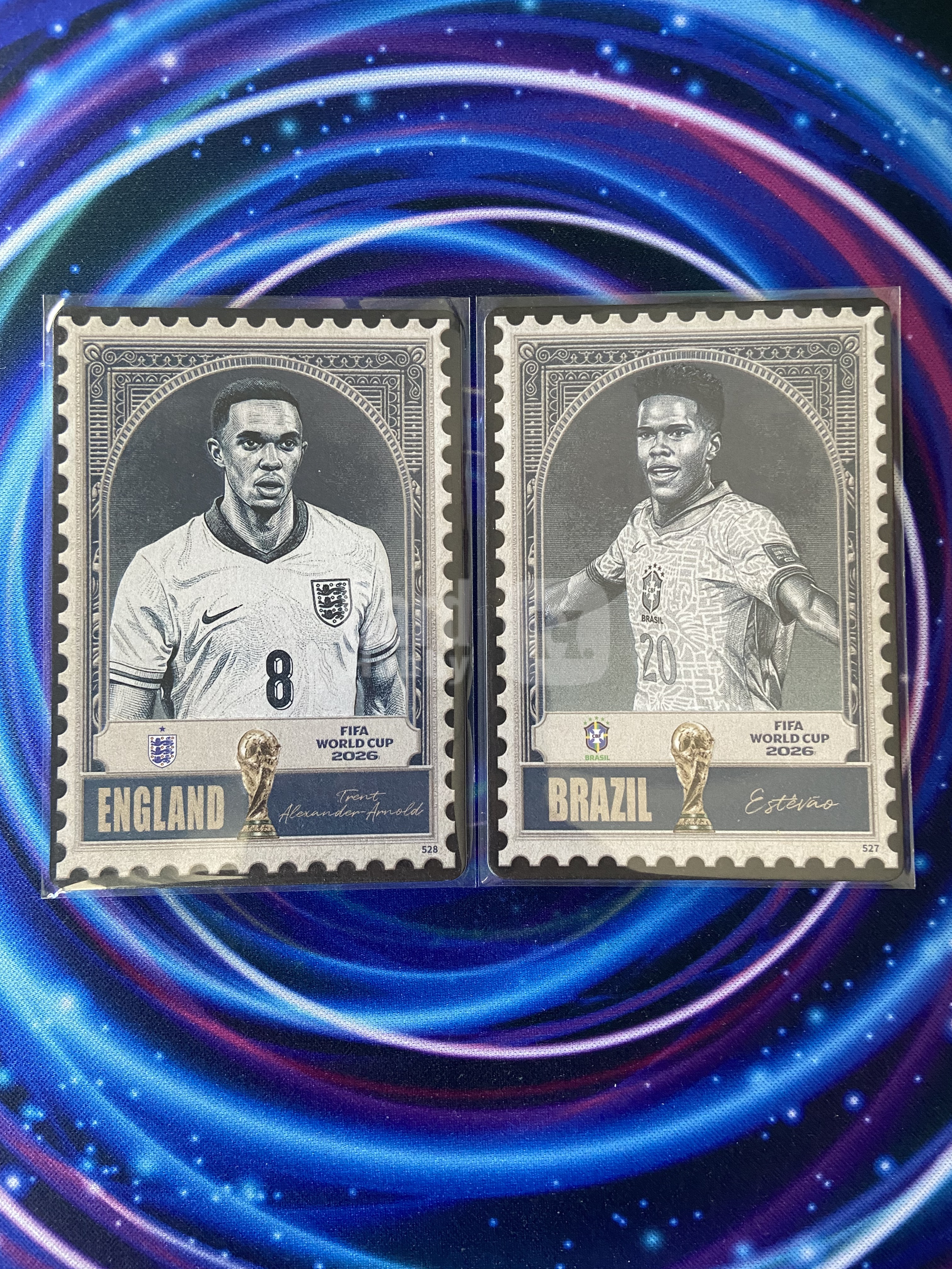 2026 Panini FIFA World Cup Trent Alexander Arnold Kayou 卡游世界杯 超凡 邮票特卡 阿诺德 埃斯特旺 打包 实卡精美 收藏必备 万卡-双双