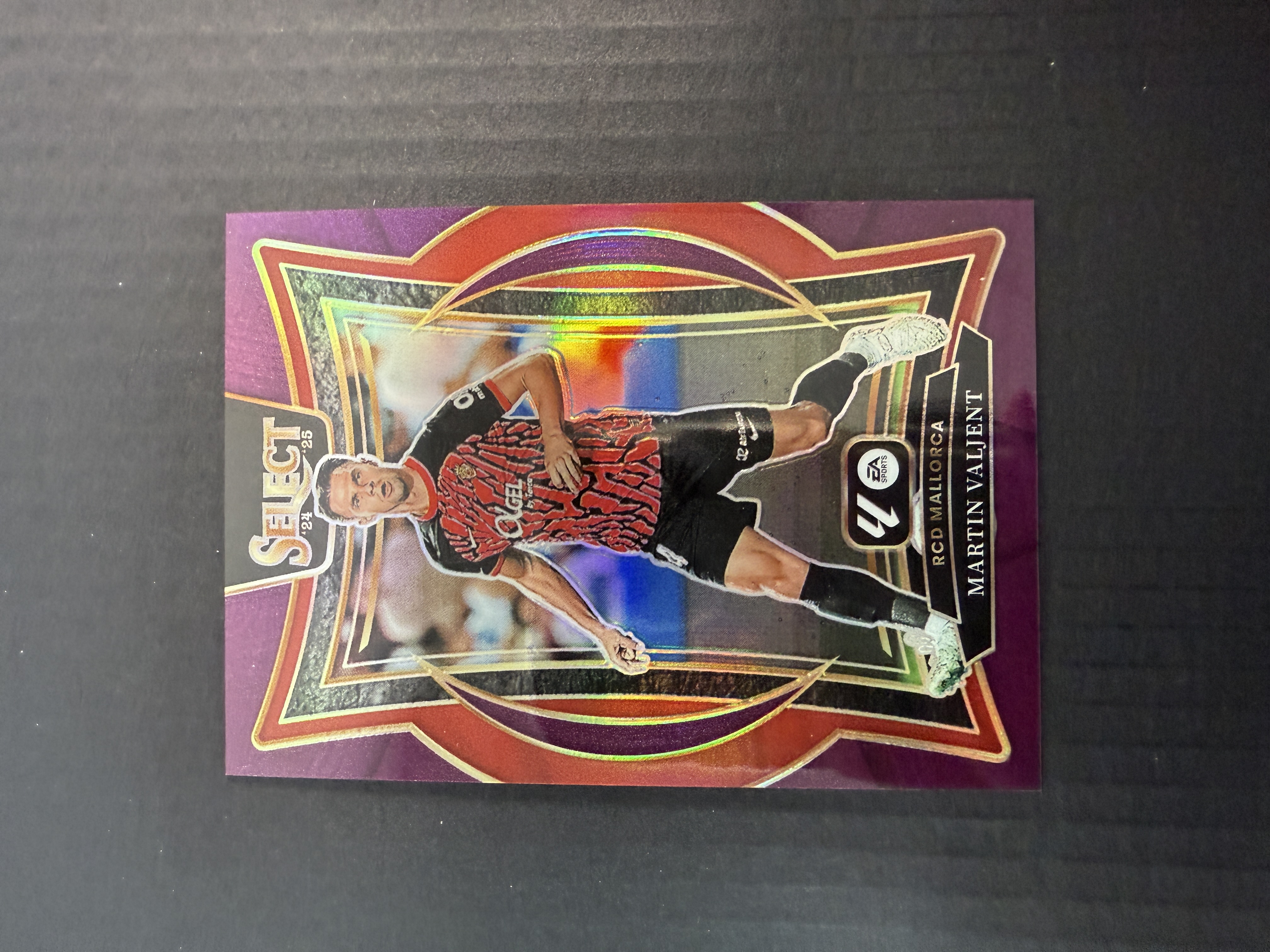 【GOAT山羊拍卖】航 2024-25赛季 select FIFA系列 瓦连特 紫折 /99 皇家马略卡 品相如图