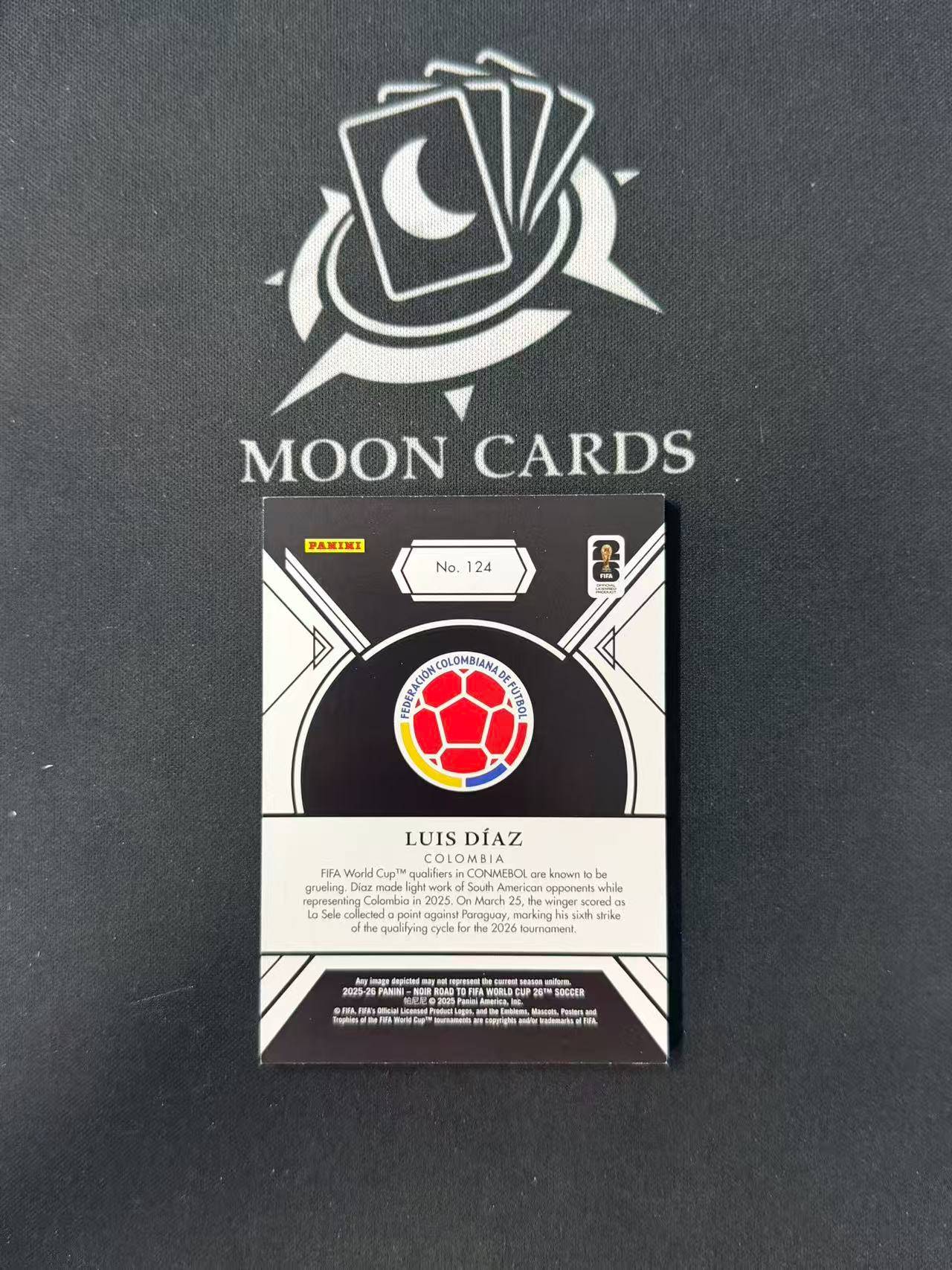 【梦卡拍卖】2025-26 Panini Noir 诺尔 世界杯之路 Luis Diaz 哥伦比亚 路易斯 迪亚斯 base /49编 #DD# A07