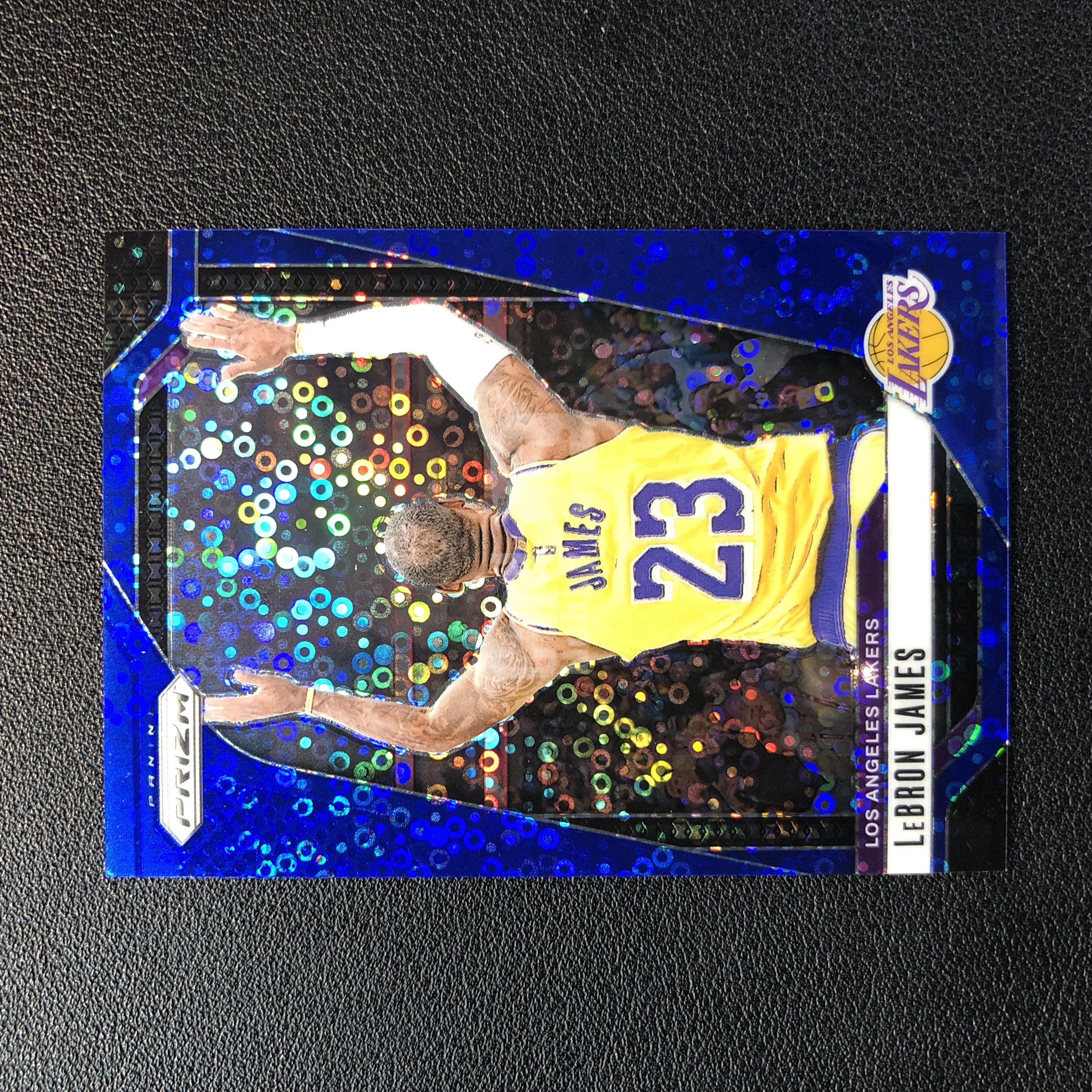 2024-25 Panini Prizm LeBron James 勒布朗 詹姆斯 111/150编 蓝泡泡折 湖人 老詹 篮球PZ 卡品如图 BU079