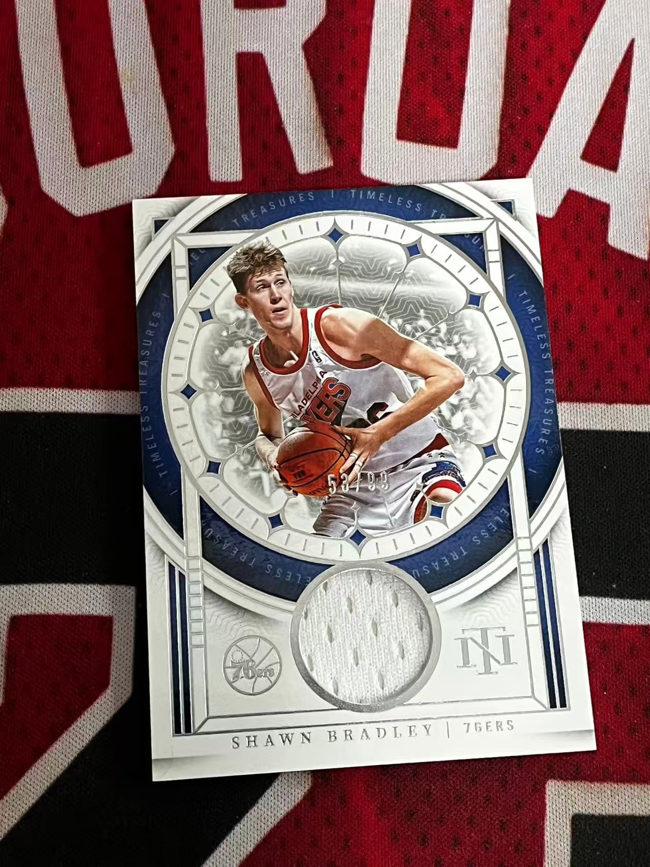 【0手续费接寄拍】2023-24 PANINI NATIONAL 国宝高端系列 76人名宿 大竹竿 肖恩布拉德利 99编 GU 亲穿落场球衣物料切割 衣料实物卡 专收凑套必备【烂臭嘴拍卖】