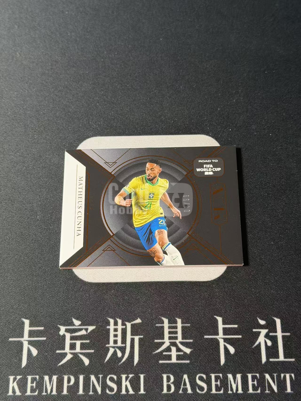 2025-26 Panini Noir Matheus Cunha 【卡宾】马特乌斯 库尼亚 巴西 曼联库里 最新世界杯之路诺尔 横版BASE 99编 专收凑套必备 高桥