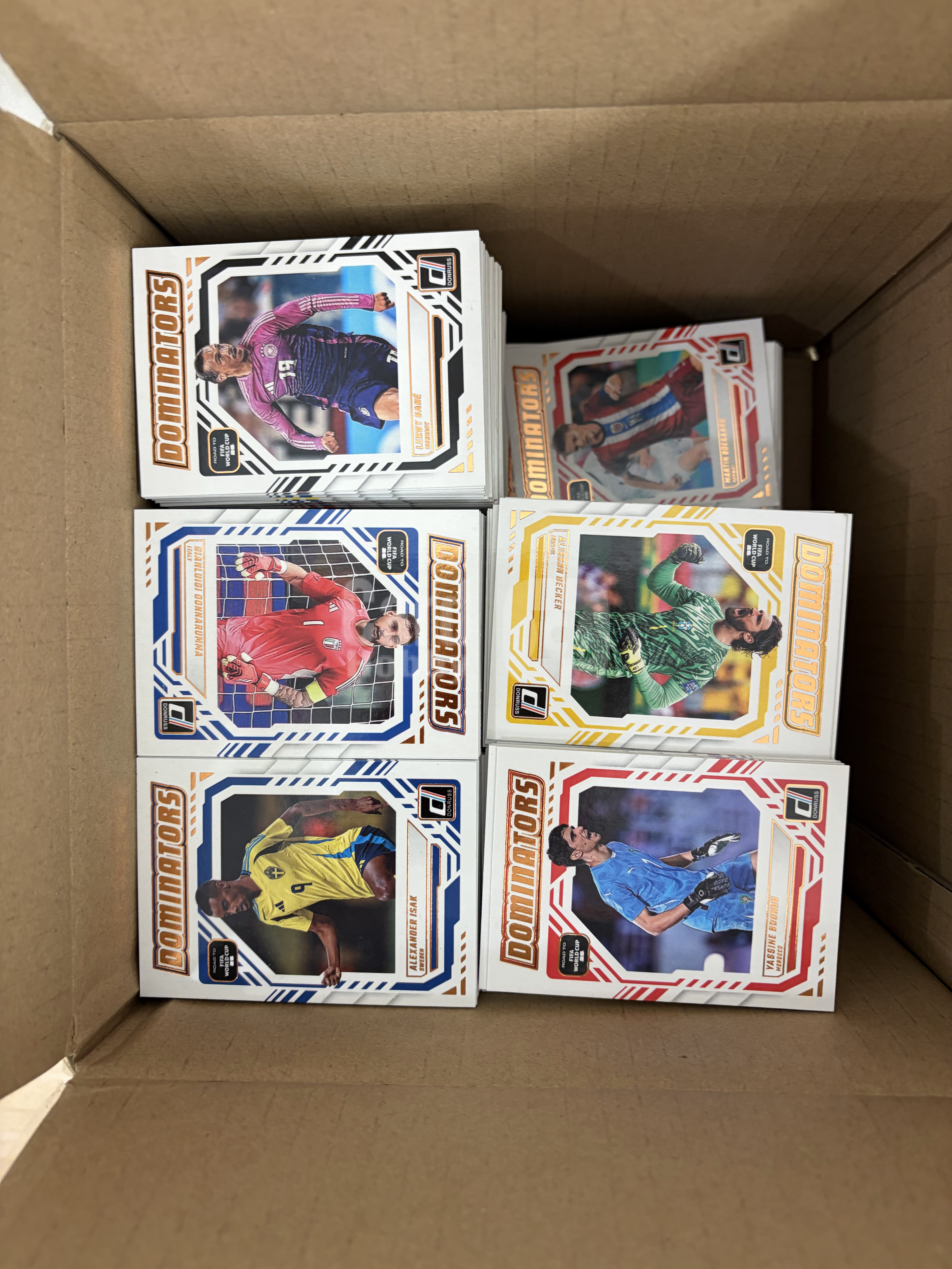 2025-26 Panini Donruss Base 帕尼尼杜蕾斯世界杯之路 dominators特卡 整箱均为支配者特卡! 1600张左右 银平行铜平行都有 不保人物不保卡品顺丰到付介意勿拍#25