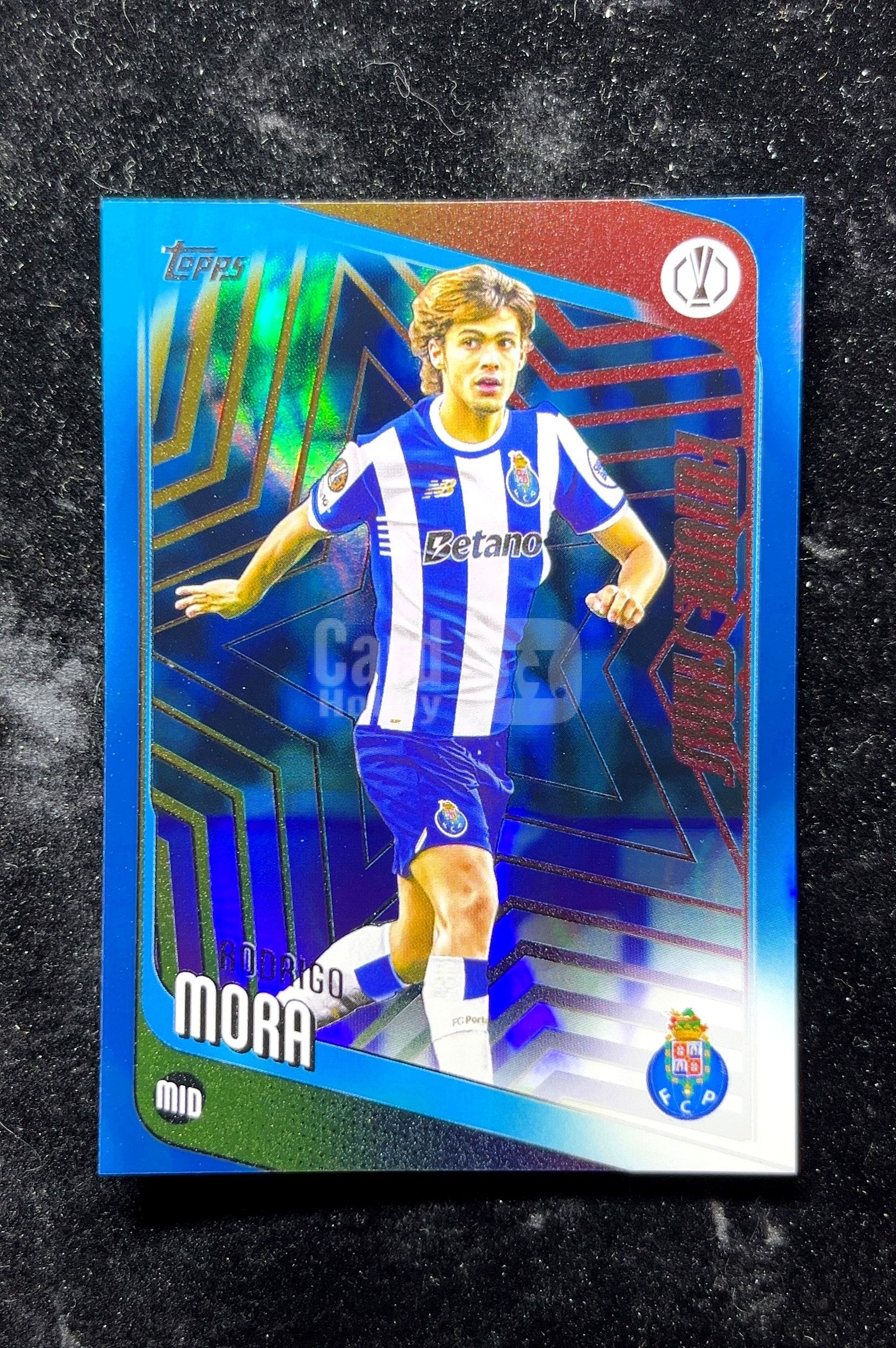 【小白1%代卖】2026 Topps Europa League Europa League 欧联杯 Rodrigo Mora 罗德里戈·莫拉 蓝变形虫折 折射 卡品如图 高价值 #83 0702