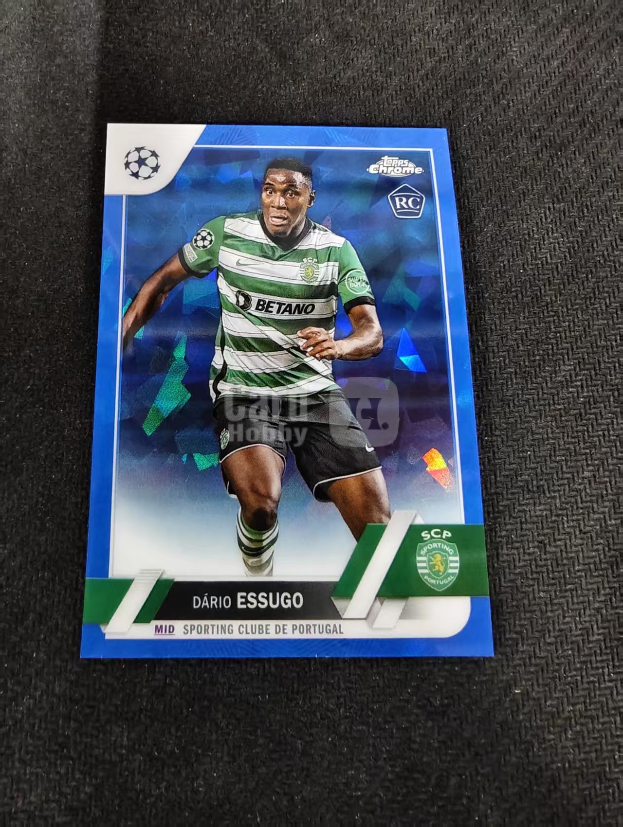 【可合并，不累计】2023 Topps Chrome Dário Essugo RC 达尼奥 埃苏戈 新秀 葡萄牙体育 欧冠 蓝宝石 碎冰折 划痕 边角瑕疵 #155