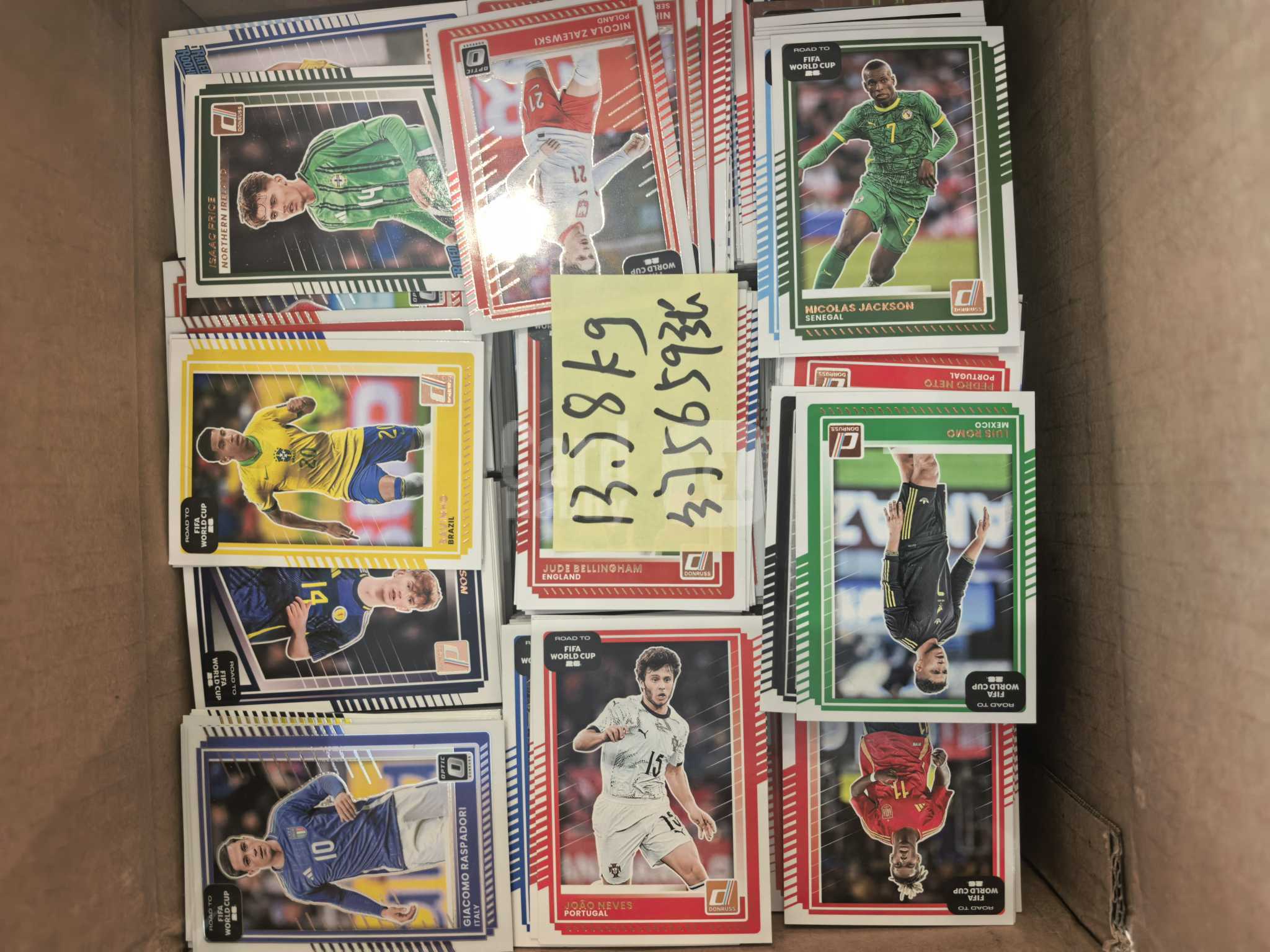 2025-26 Panini Donruss Base 杜蕾斯世界杯之路 5600张左右整箱打包 o版d版 不保人物不保卡品 梅西c罗亚马尔莫拉等人物 特卡银折镭射等随机出现 顺丰到付介意勿拍 #3