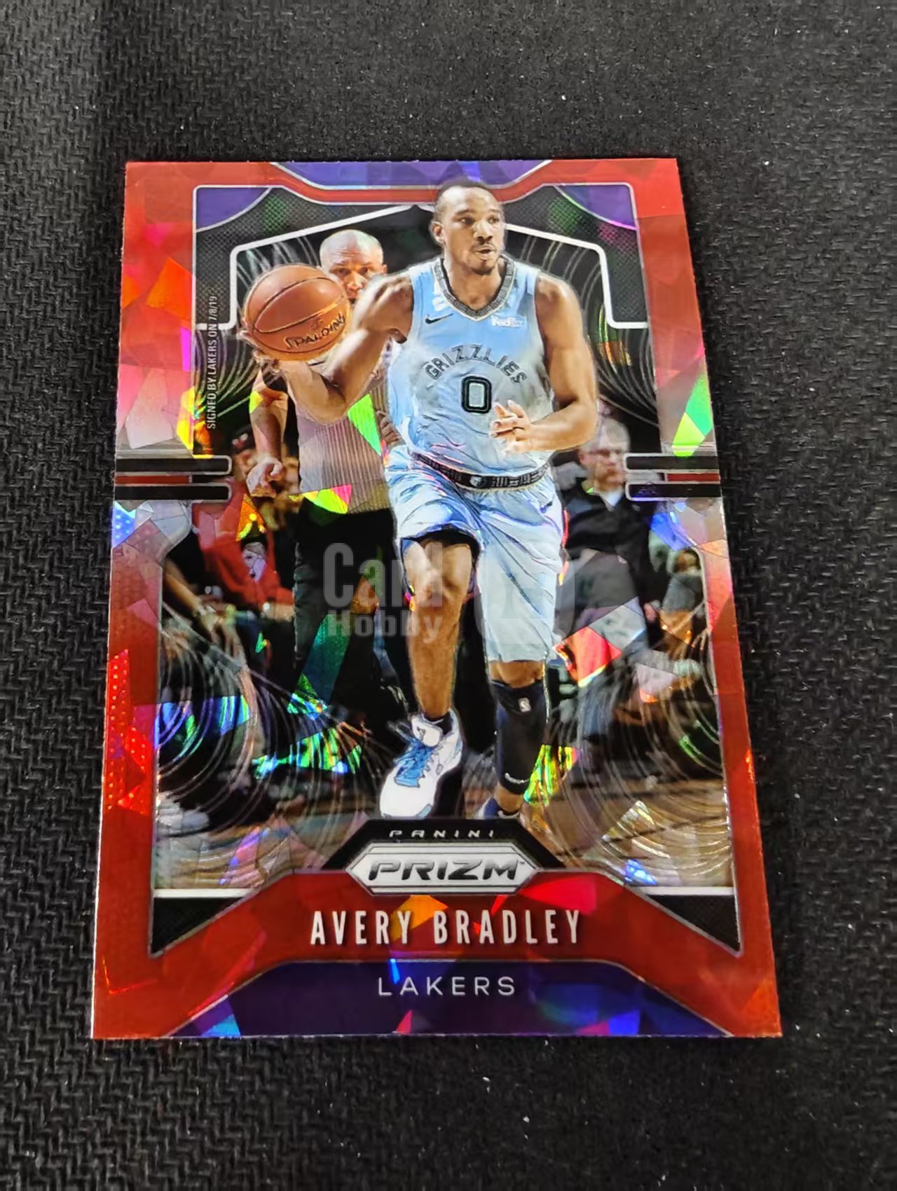 2019-20 Panini Prizm Avery Bradley 艾弗里 布拉德利 湖人 红碎冰 PZ 划痕 边角瑕疵 #137