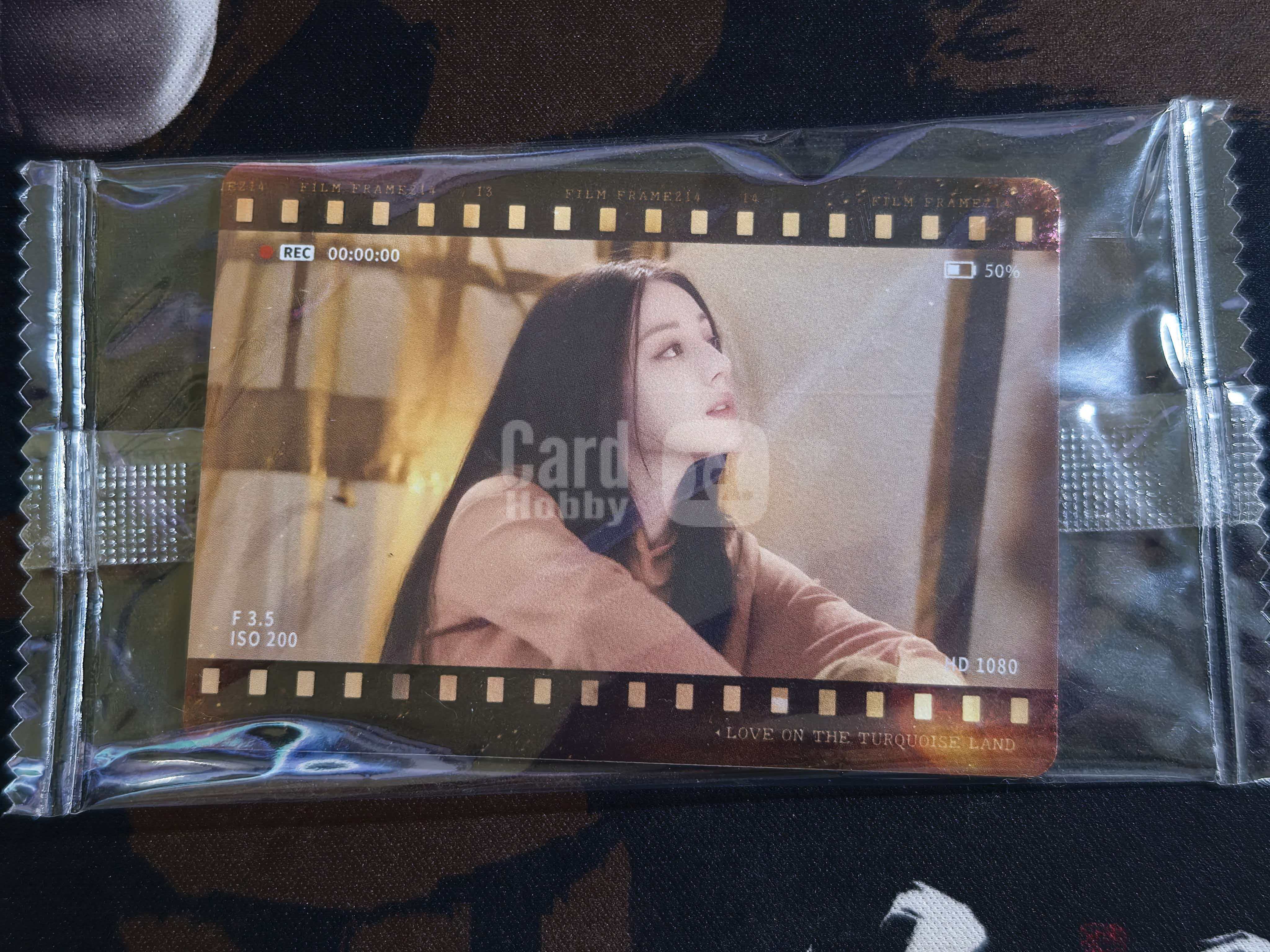 Hitcard卡牌 《枭起青壤》系列 “聂九罗”演员 迪丽热巴 C-YXK-05 闪卡 默认微瑕 卡品如图