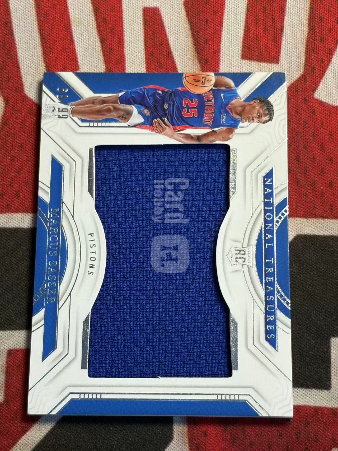 2023-24 PANINI NATIONAL Marcus Sasser 国宝高端系列 活塞 新秀RC 马库斯萨瑟 99编 新秀大窗球衣物料切割 衣料实物卡 专收凑套必备【烂臭嘴拍卖】
