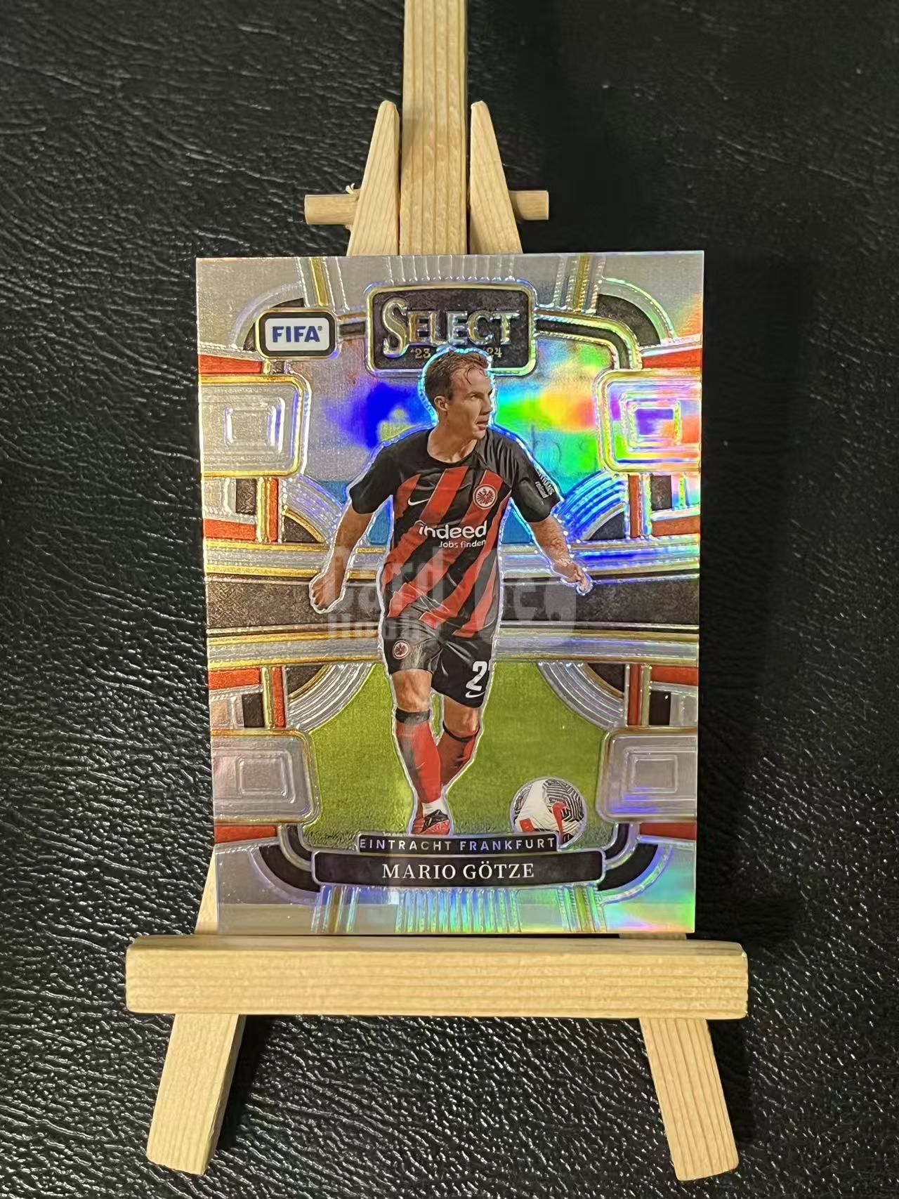 2023-24 Panini Select Mario Gotze 马里奥 格策 法兰克福 银折 实卡精美 卡品如图 LA-2
