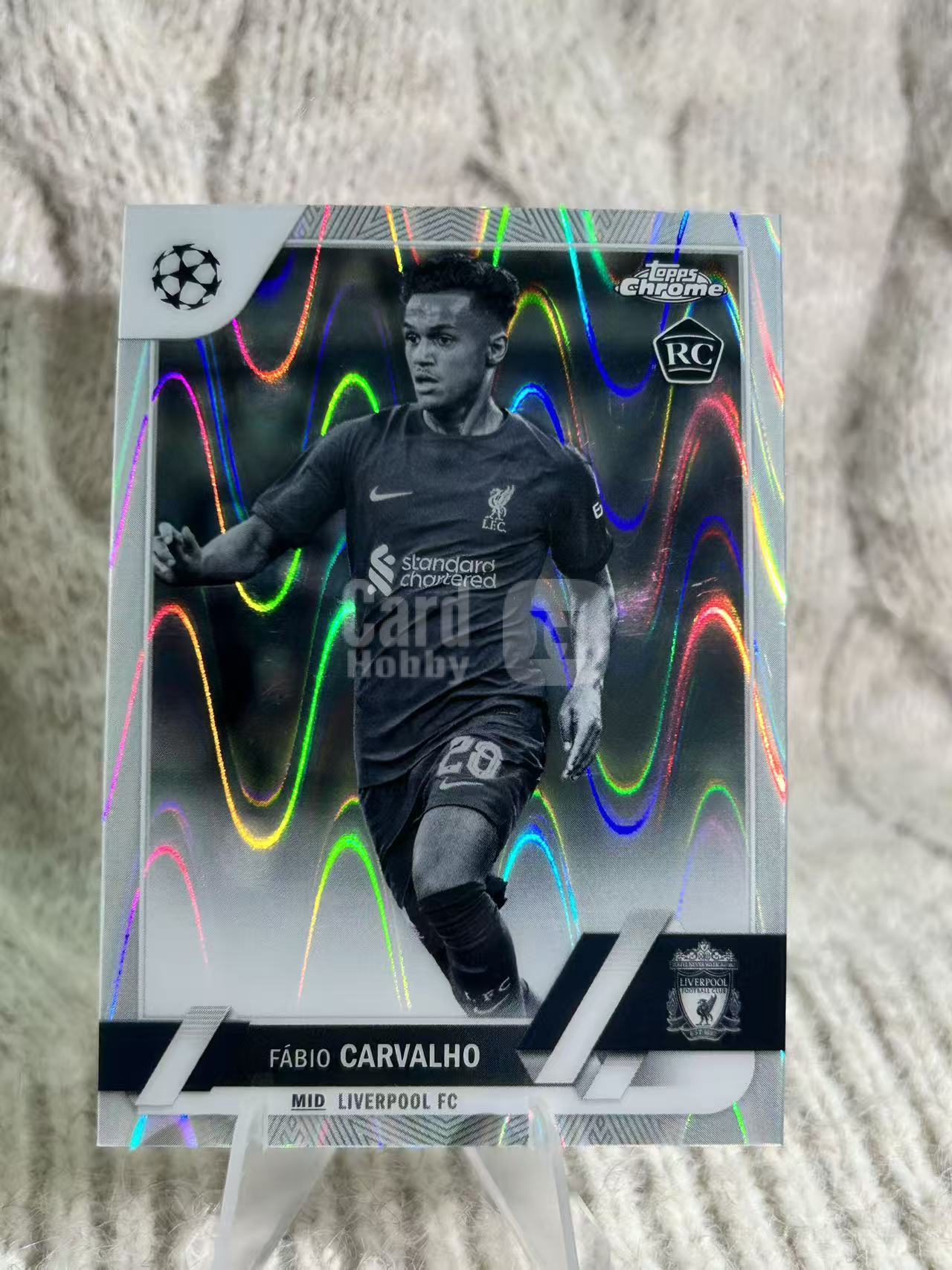 2022-23 Topps UEFA Champions League Fábio Carvalho RC 新秀卡,黑白波纹折,利物浦中场,盘带灵动,传球富有创造力,新秀收藏佳品,凑套必备