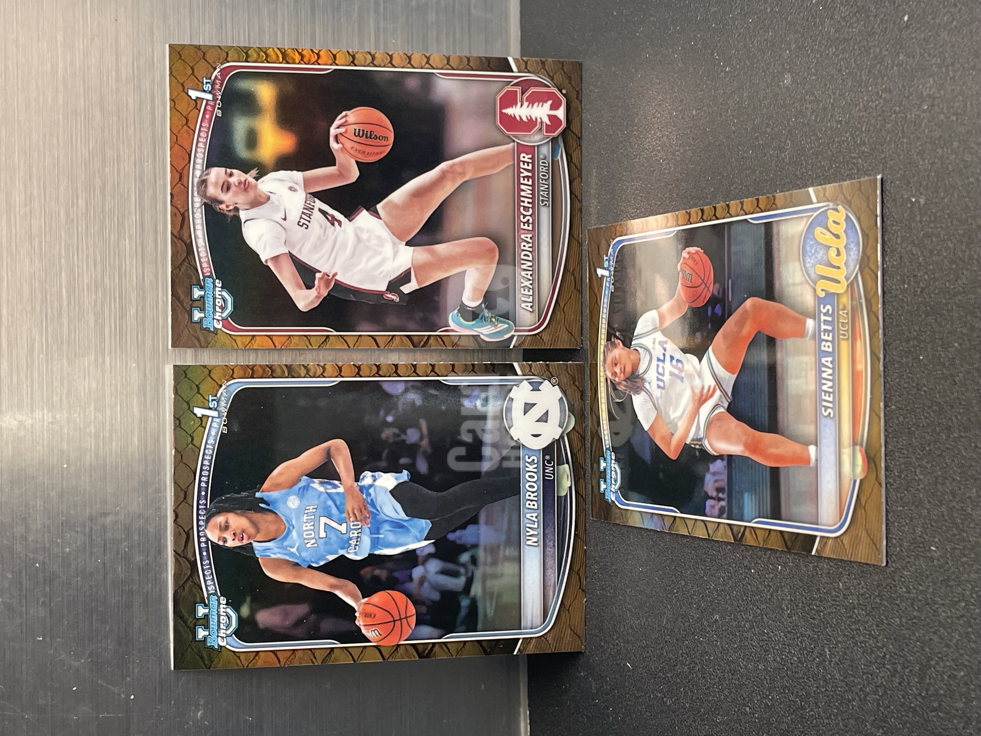 (B4)  2025 TOPPS 折射  奈拉 布鲁克斯 亚历山德拉 埃施迈耶  西耶娜 贝茨    近期大热球星  收藏凑套必备 卡品如图！！！