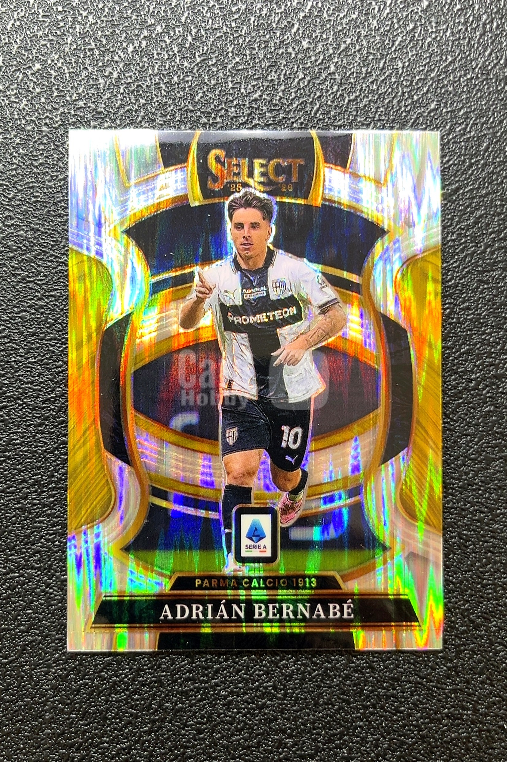 【岛屿拍卖】2025-26 Panini Select Prizm TERRACE 看台 ADRIÁN BERNABÉ 阿德里安·贝尔纳贝 银Shimmer折 折射 卡品如图 高价值 0015#09