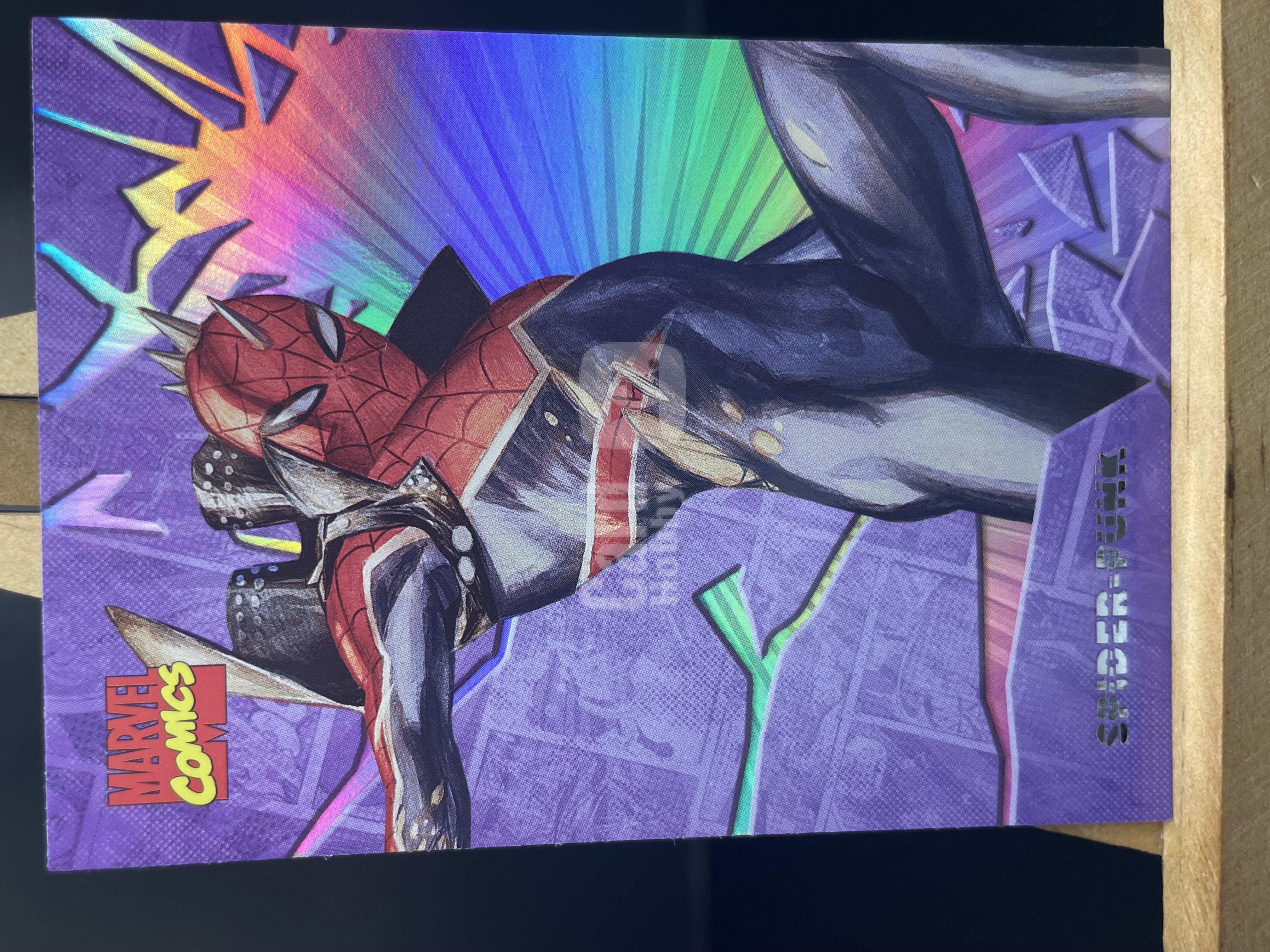 （T2）2023 漫威 FINDNG CARD MARVEL 折射   朋克蜘蛛侠    实卡好看 收藏凑套必备 卡品如图  ！！！