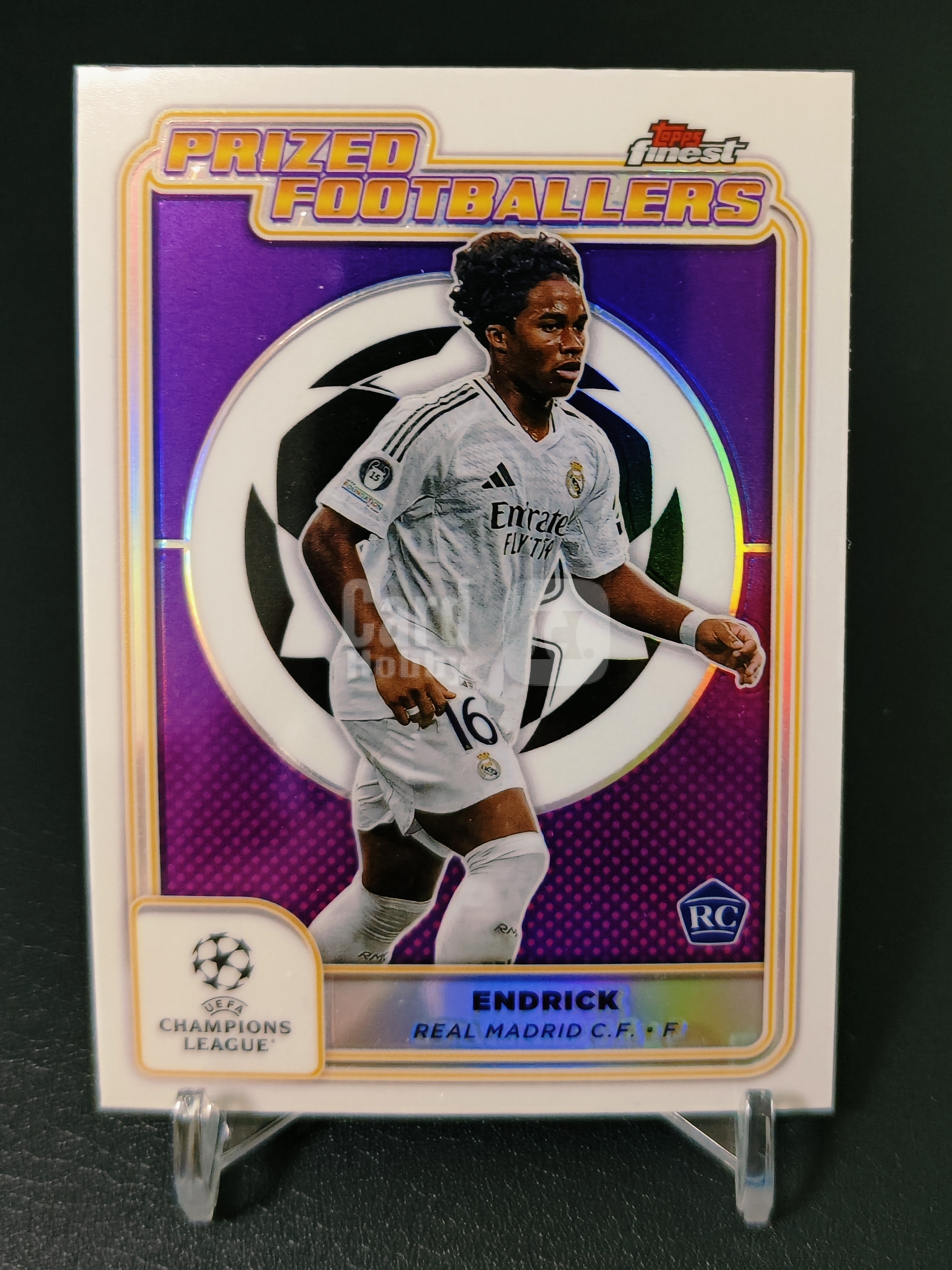 2025 Topps Finest 恩德里克 RC 新秀 Prized Footballers 典范特卡 紫折射皇马球星卡