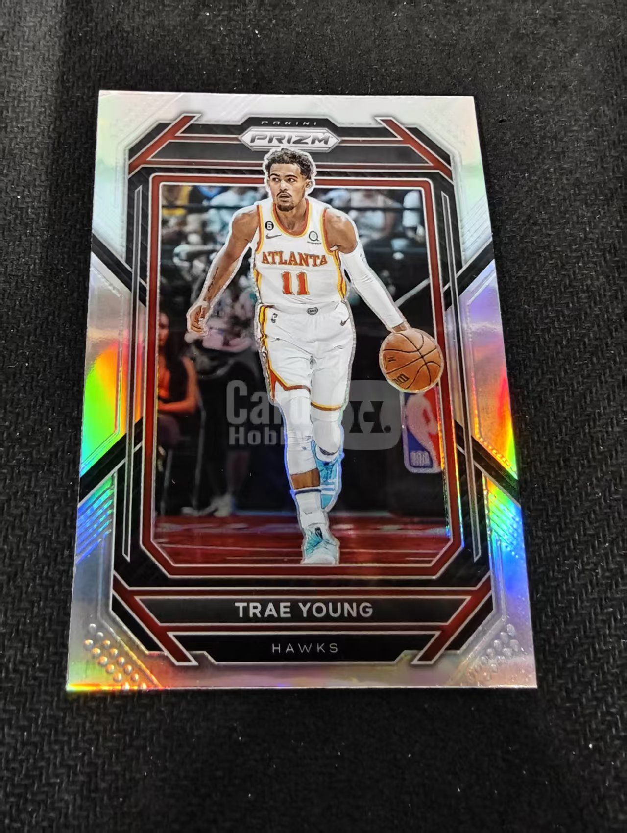 2022-23 Panini Prizm Trae Young 特雷杨 纽约市长 老鹰 银折 PZ 划痕 边角瑕疵 #164