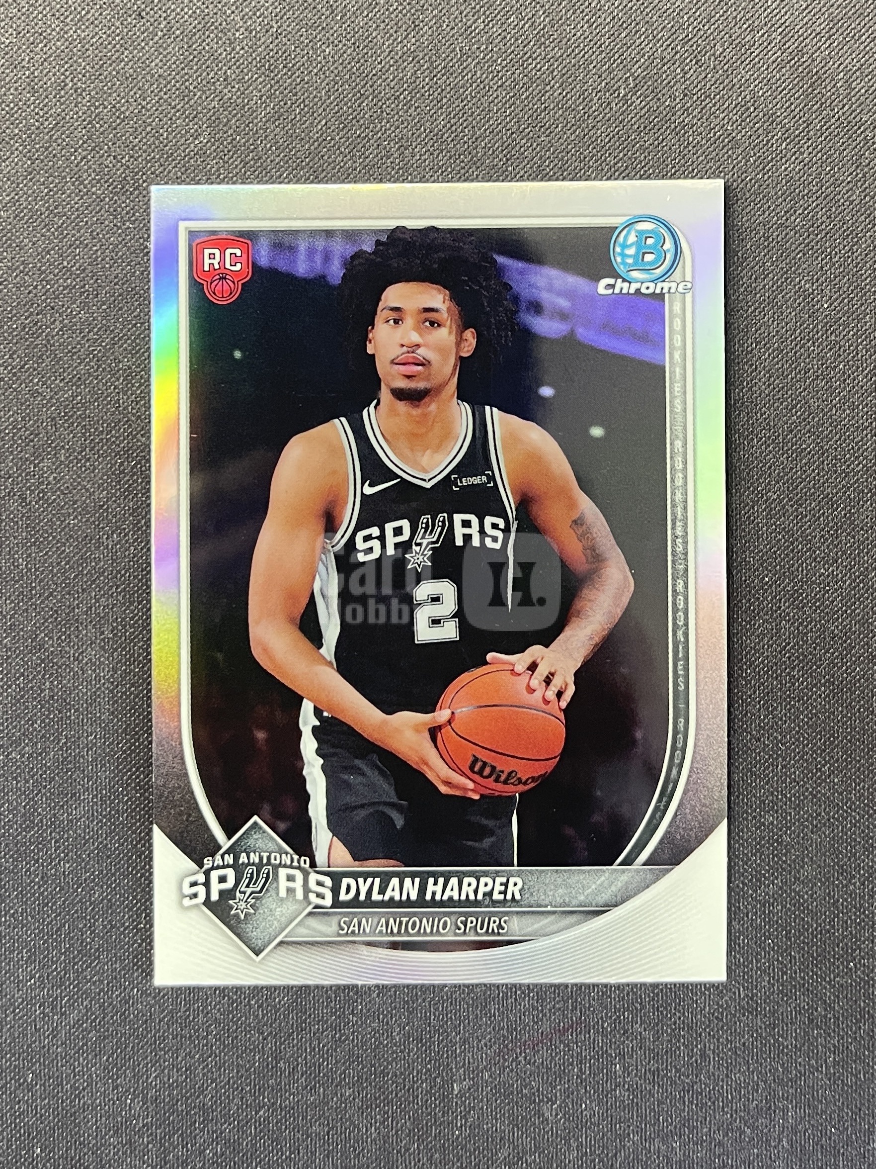 2025-26 Topps Bowman Chrome Dylan Harper RC BM 马刺 榜眼 新秀 迪兰 迪伦 哈珀 银折 红RC标 正银折 稀有 系列博点 季后赛表现强势 细节如图