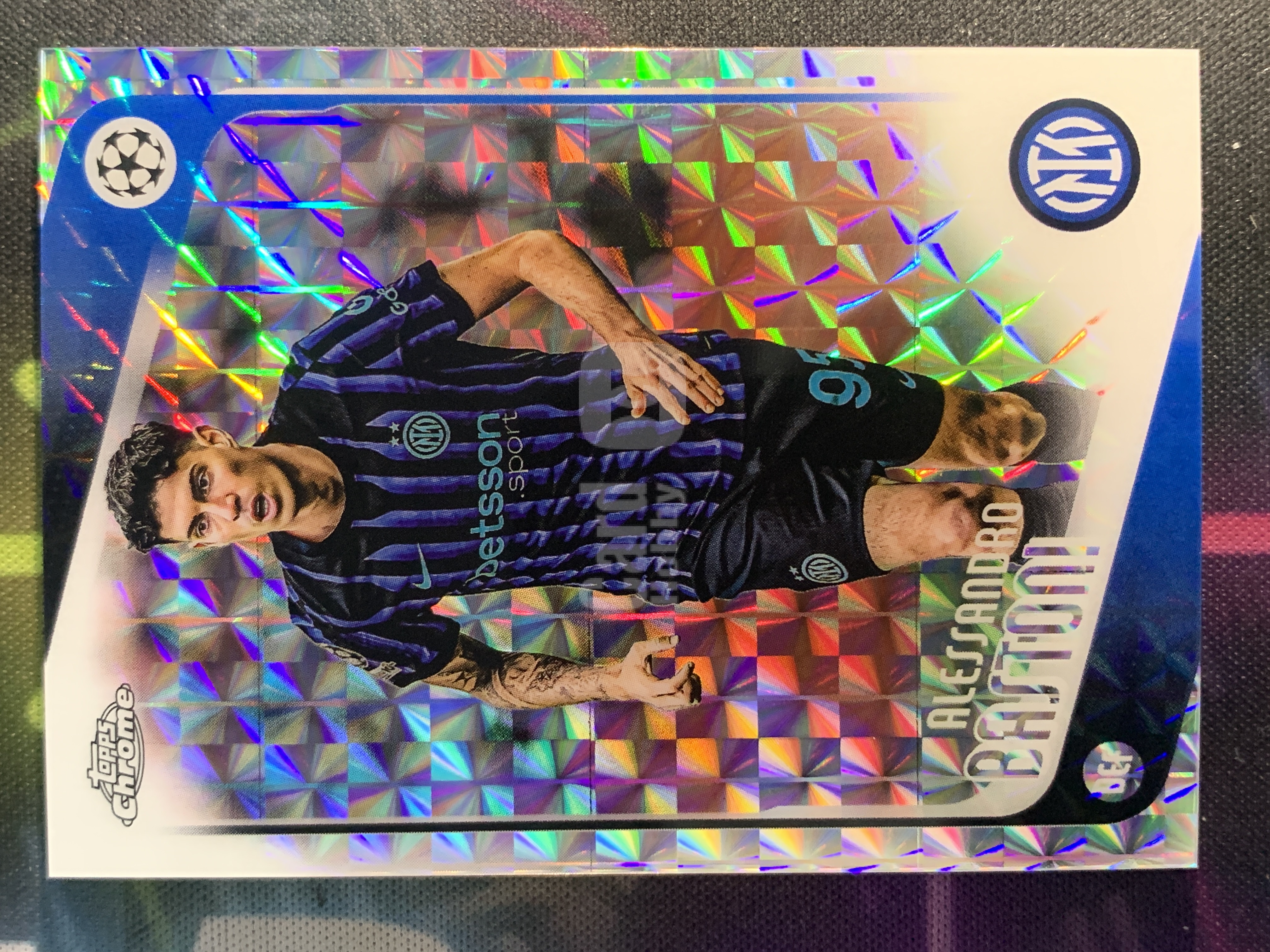 2025-26 Topps Chrome Alessandro Bastoni 【逸潮玩】欧冠 巴斯托尼 碎冰折 折射 Base 国际米兰后卫 意大利国脚 qlm 118