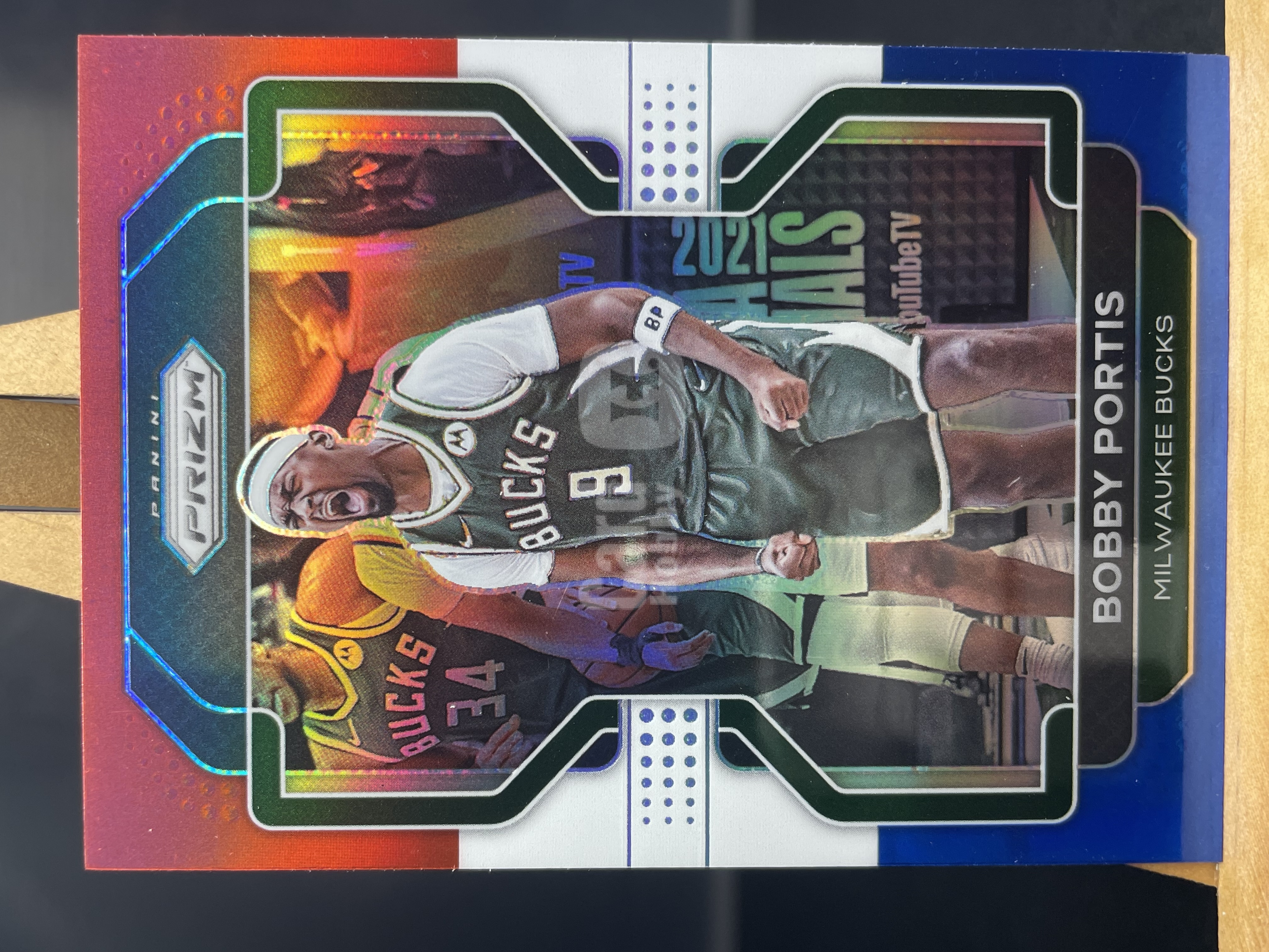 ( C3 ) 2021-22 PANINI PRIZM  三色折 ‌鲍比 波蒂斯 雄鹿   近期大热球星 收藏必备 卡品如图 ! ! !