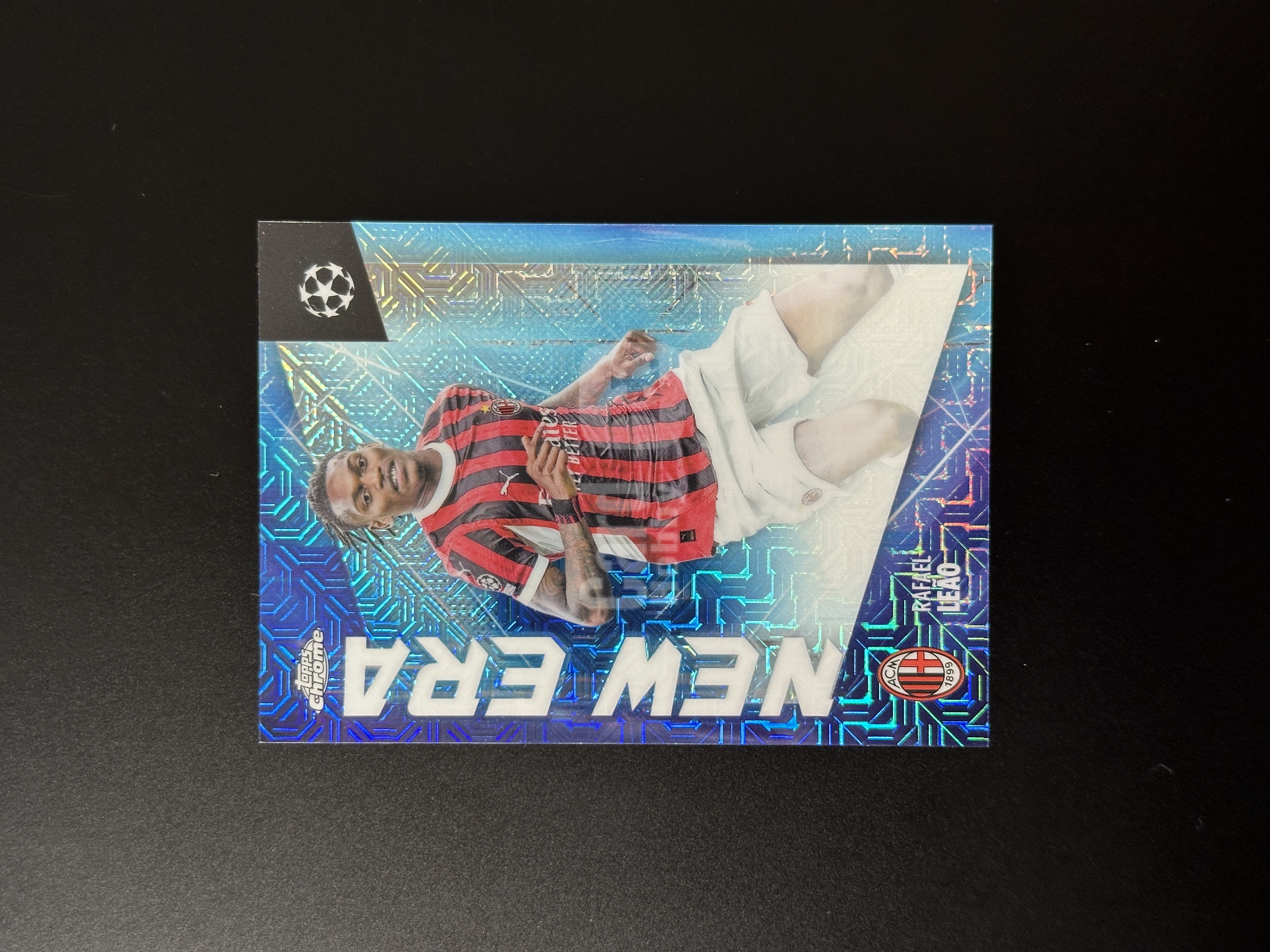 2025 Topps Topps Rafael Leao TC欧冠 AC米兰 拉菲尔 莱奥 编号1 葡萄牙国脚 New Era 新时代 特卡 迷宫折 Mojo折 收藏必备 卡品如图