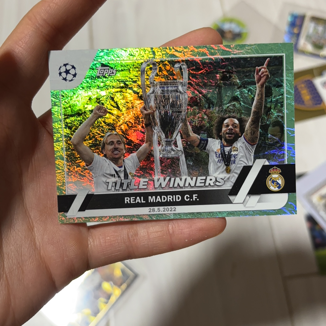 2023 Topps UEFA Champions League Luka Modric 皇马1-0战胜利物浦夺冠时刻莫德里奇 马塞洛双人捧杯庆祝特卡 title winners青玉绿烟花折特卡 超帅
