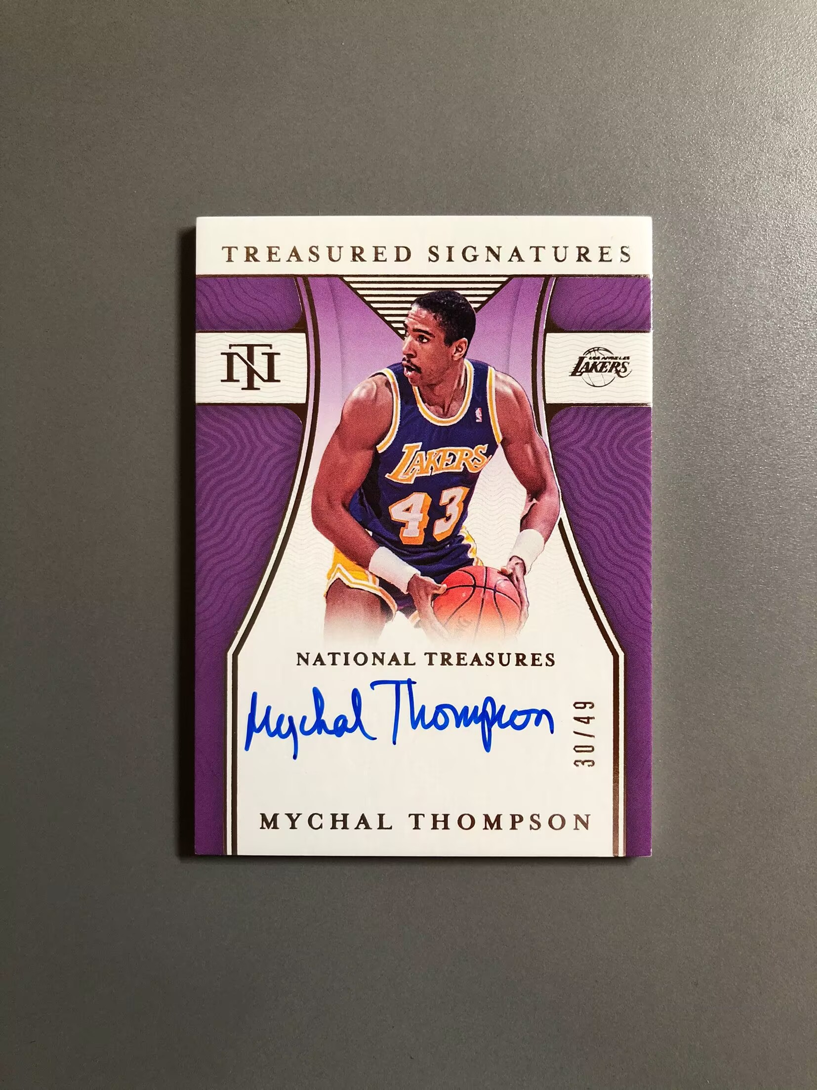 2021-22 Panini National Treasures Mychal Thompson 迈克尔·汤普森 湖人 签字 卡签 Treasured 49编 实卡好看 瑕疵如图 可累计 FT040