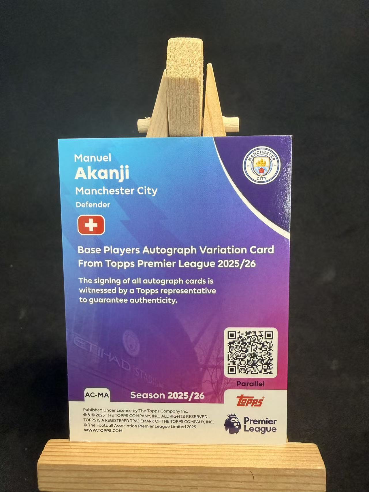 2025-26 Topps Premier Manuel Akanji 英超 曼城 阿坎吉 签字 完美签 折射 金折 50编 默认瑕疵 介意勿拍 乐