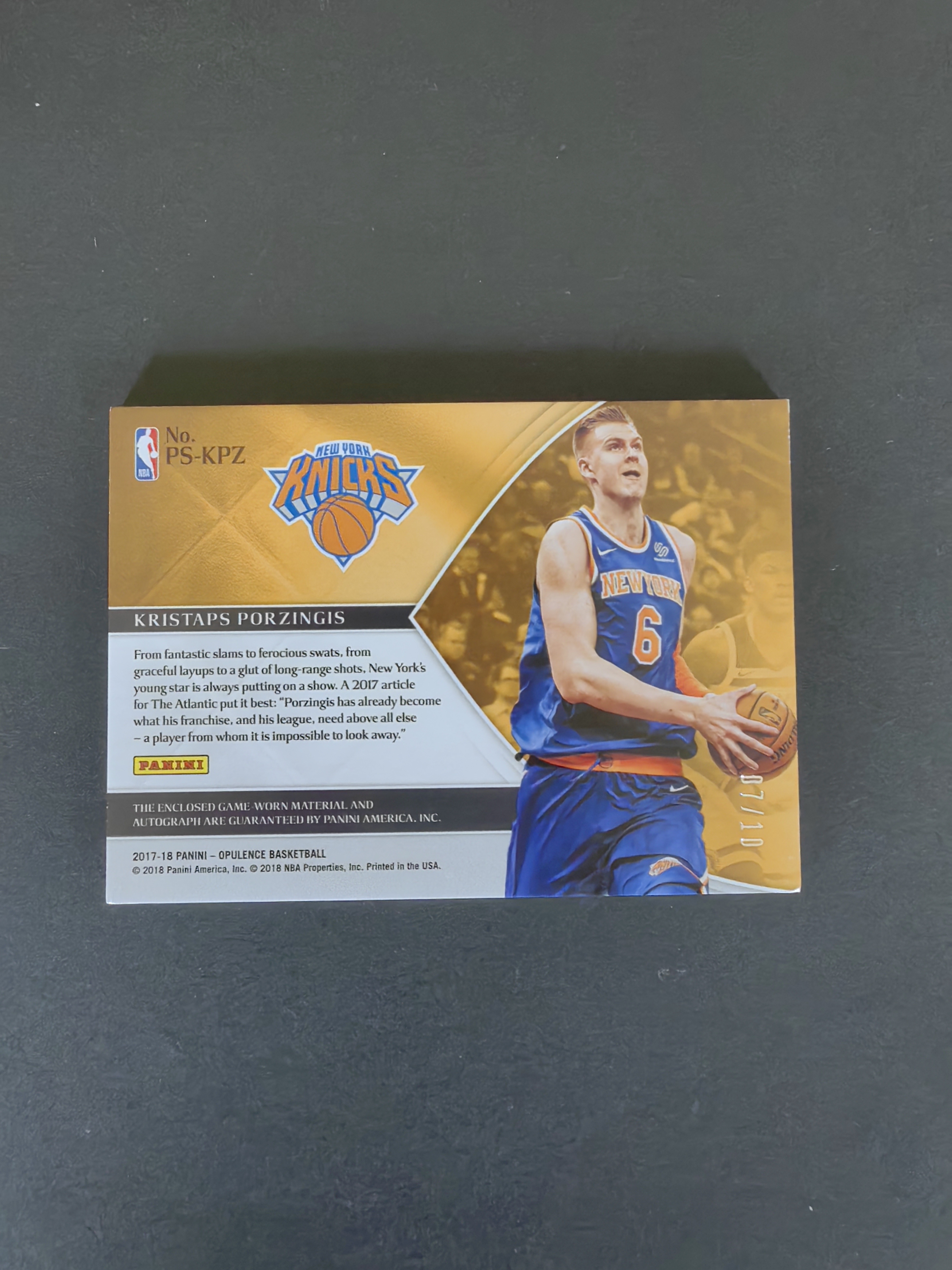2017-18 Panini Opulence Kristaps Porzingis #PS-KPZ 波尔津吉斯 金书 波神 签字 四色暴力切割 07/10编 卡品如图