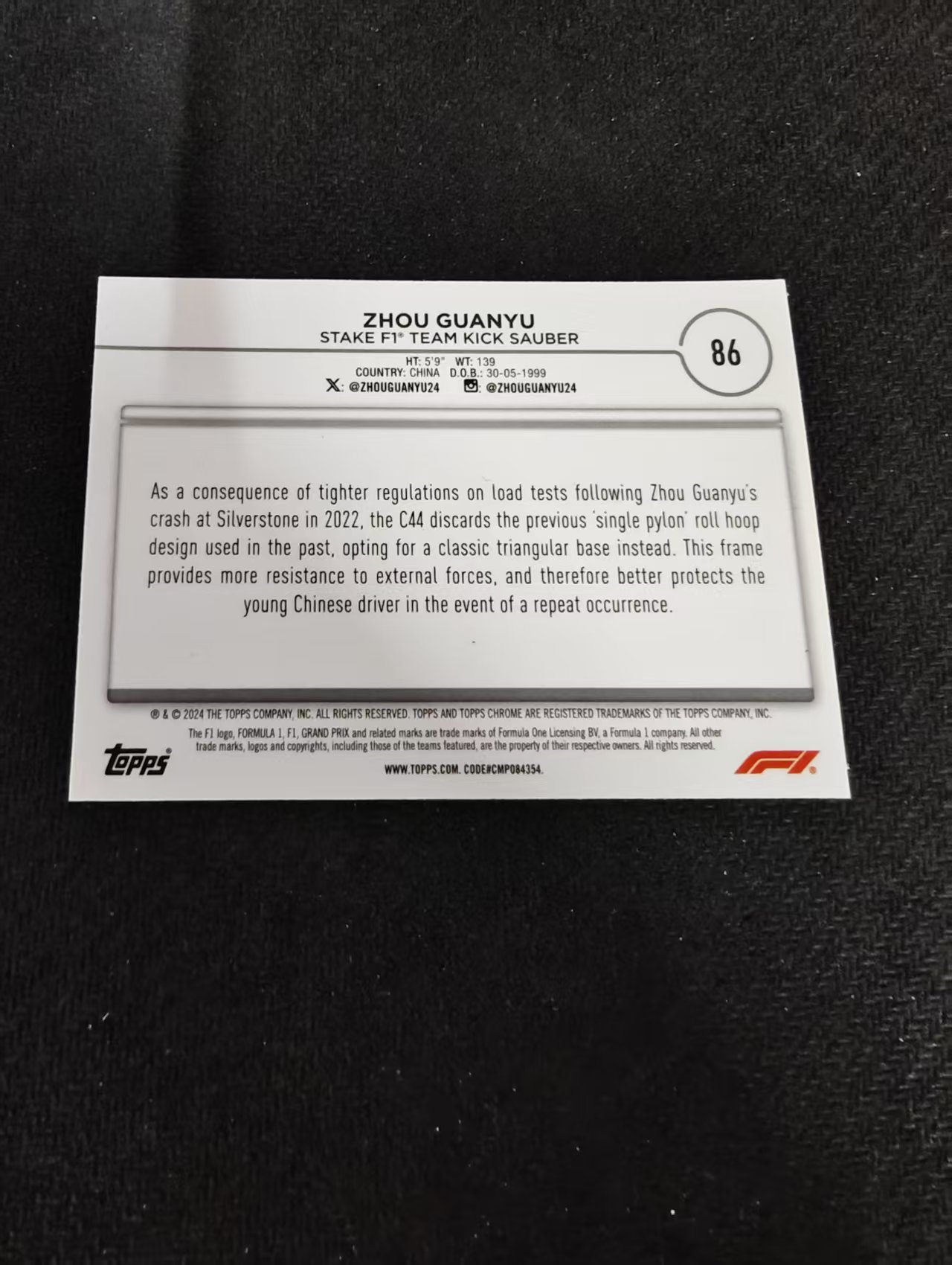 2024 Topps Chrome Guanyu Zhou F1 tc系列 索伯车队 中国赛车手 周冠宇 划痕 边角瑕疵 #86