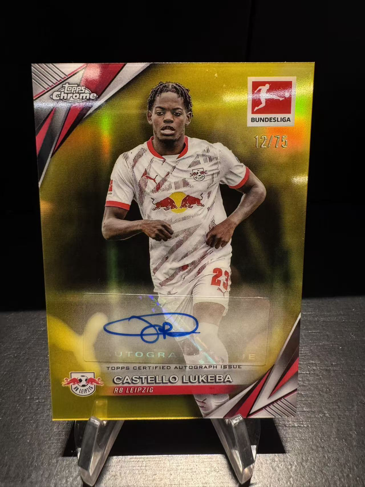龖2025 Topps Chrome Castello Lukeba 德甲 法国 RB莱比锡 卡斯泰洛-卢克巴 潜力无限 未来可期 黄折 签字 贴签 带编 12/75编 卡品如图 MJ002M