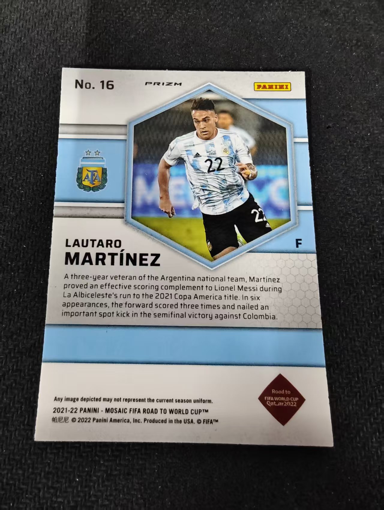 2021-22 Panini Mosaic Lautaro Martinez 劳塔罗 马丁内斯 阿根廷 银折 卡塔尔世界杯马赛克 划痕 边角瑕疵 #16