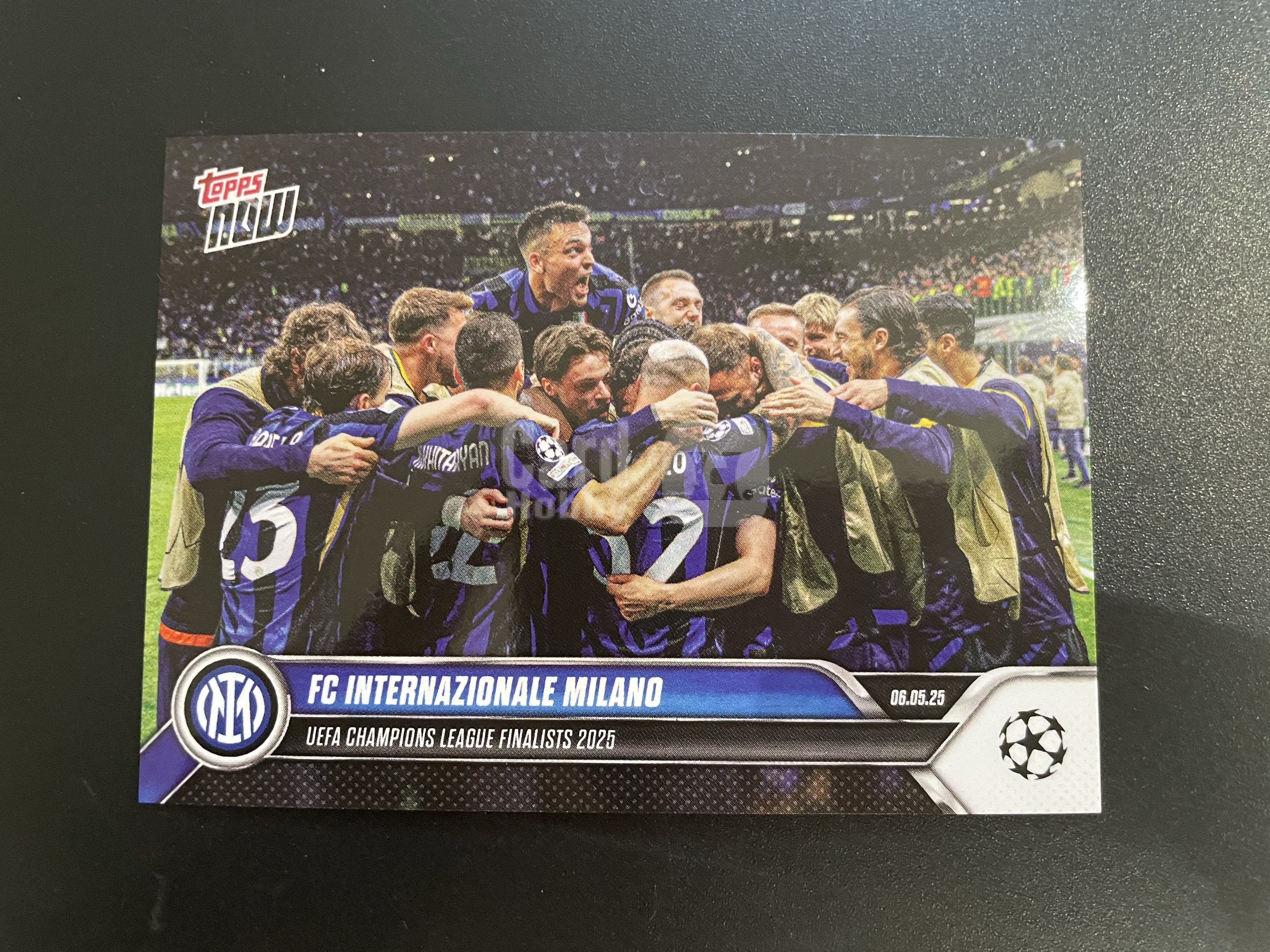 2025 Topps now Lautaro Martínez 【hellfire拍卖】topps now 2025 国米 国际米兰 两回合淘汰巴萨进入欧冠决赛 赛后庆祝选图 jjj