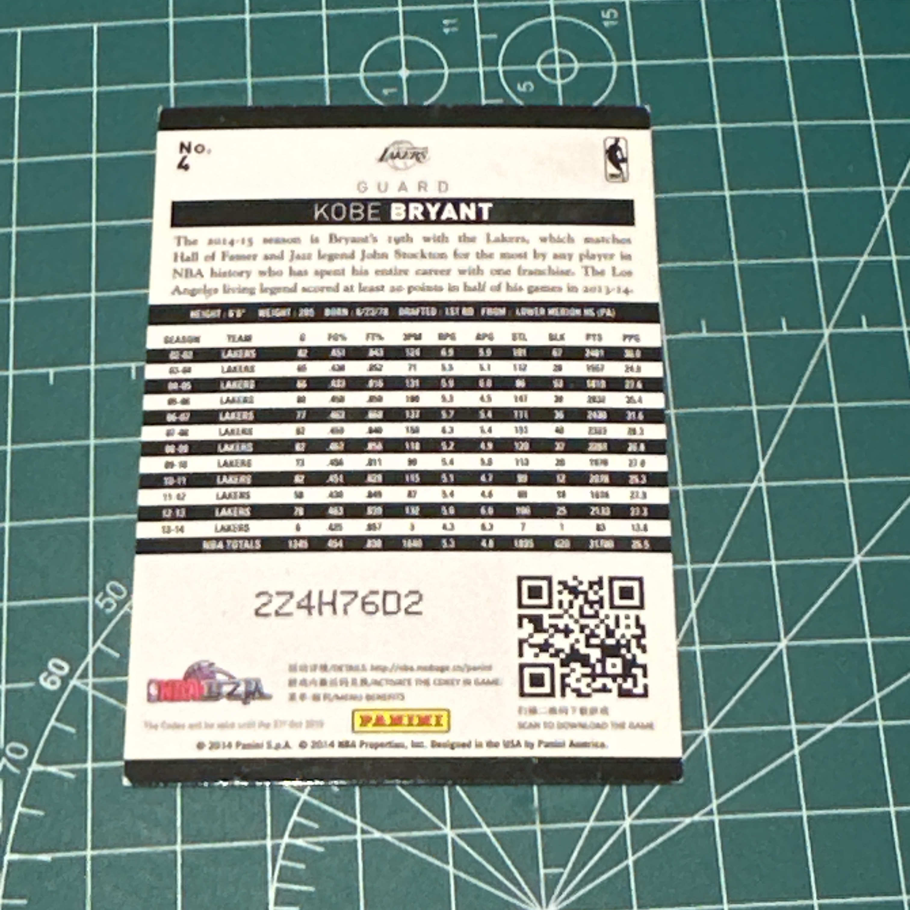 2014-15 Panini Americana Kobe Bryant S.p.a. 科比布莱恩特 小飞侠 黑曼巴 KB 银折 折射特卡湖人队 hit之一 十年老卡 绝版卡 稀有大比例 角瑕 折痕