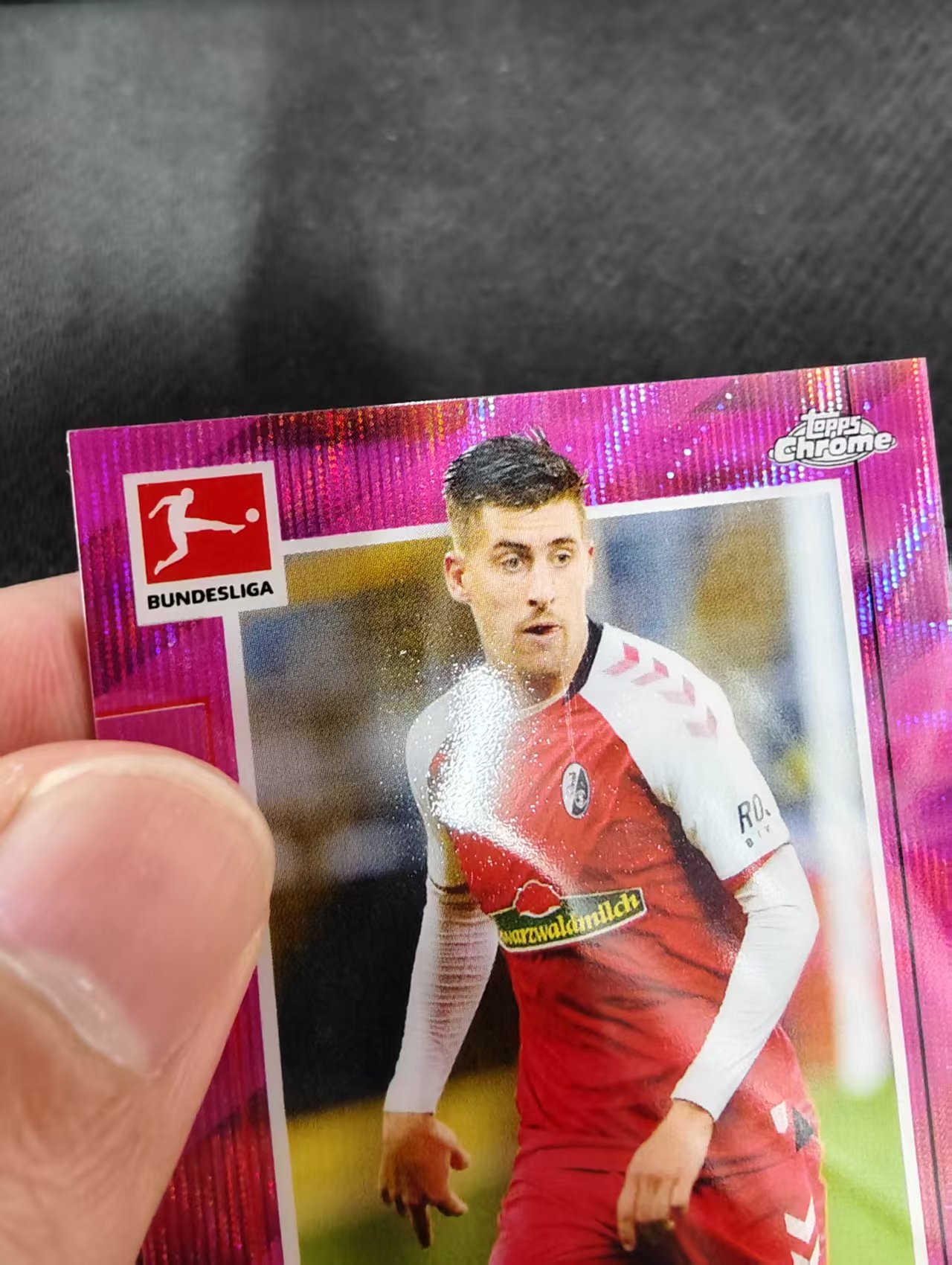 【可合并,不累计】2021 TOPPS CHROME BAPTISTE SANTAMARIA 弗莱堡队 巴蒂斯特桑塔马里亚 德甲 粉波纹 75编 划痕 边角瑕疵