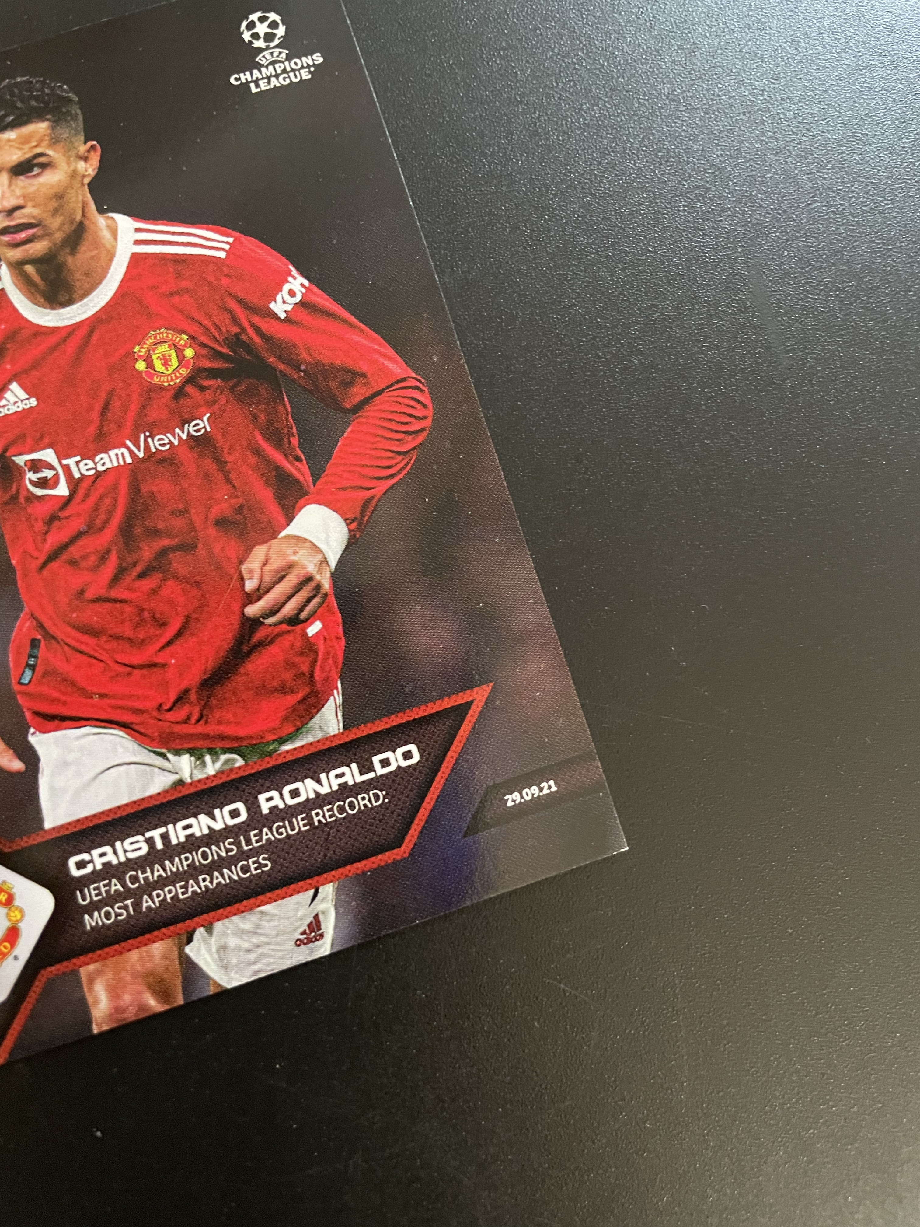2021 Topps now Cristiano Ronaldo 【hellfire拍卖】topps now系列 曼联 葡萄牙 C罗 创造欧冠最多出场记录 微瑕如图介意勿拍 jjj