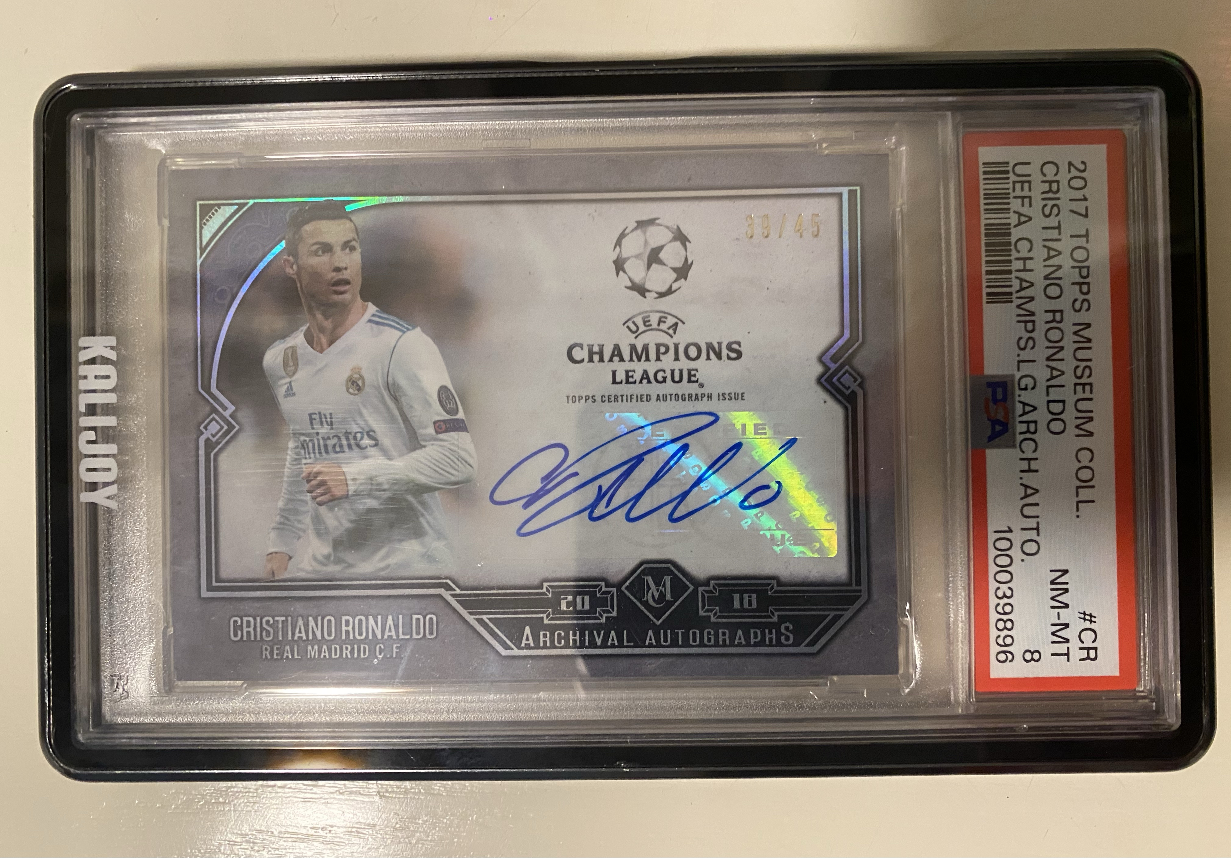 2017 Topps Museum Cristiano Ronaldo 元年 欧冠博物馆 皇马 葡萄牙 尤文 C罗 罗纳尔多 45编 单一平行 签字 金边罗 金球年 档案签 PSA8 墨迹清晰 收藏