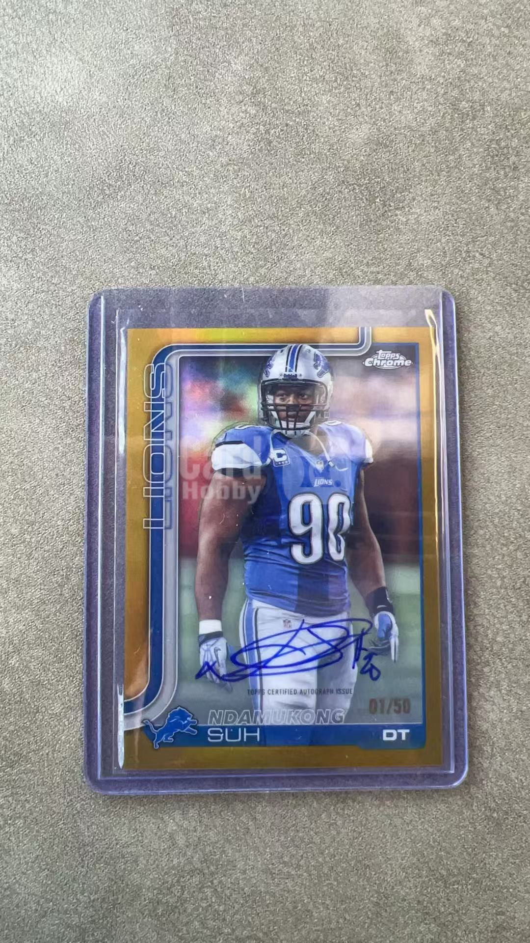 4583【330球星卡实体店代卖】2025 Topps Chrome TC元年 NFL Ndamukong Suh 恩达姆孔 苏 雄狮 金折 01/50编 首编 签字 AUTO 仅顺丰寄付(雄狮)