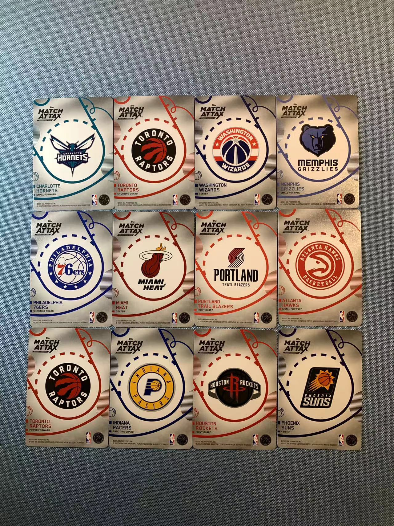 (詹叔代拍)2025-26 topps attax 游戏版 卡游联名 谢泼德 科林斯 弗拉格 约翰逊 汤普森等 特卡 折射 特卡 折射 一图多张打包 顺丰寄付 i3