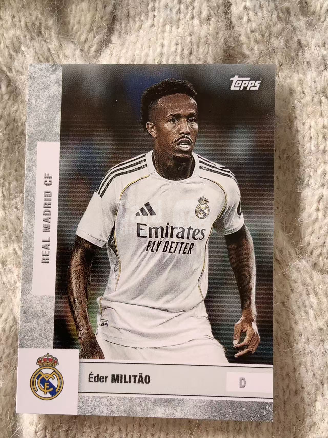 2024 Topps 皇马队盒系列 Éder Militão 埃德尔・米利唐 - 皇马巴西主力中卫,身体素质炸裂,回追速度快,欧冠夺冠后防核心,凑套必备