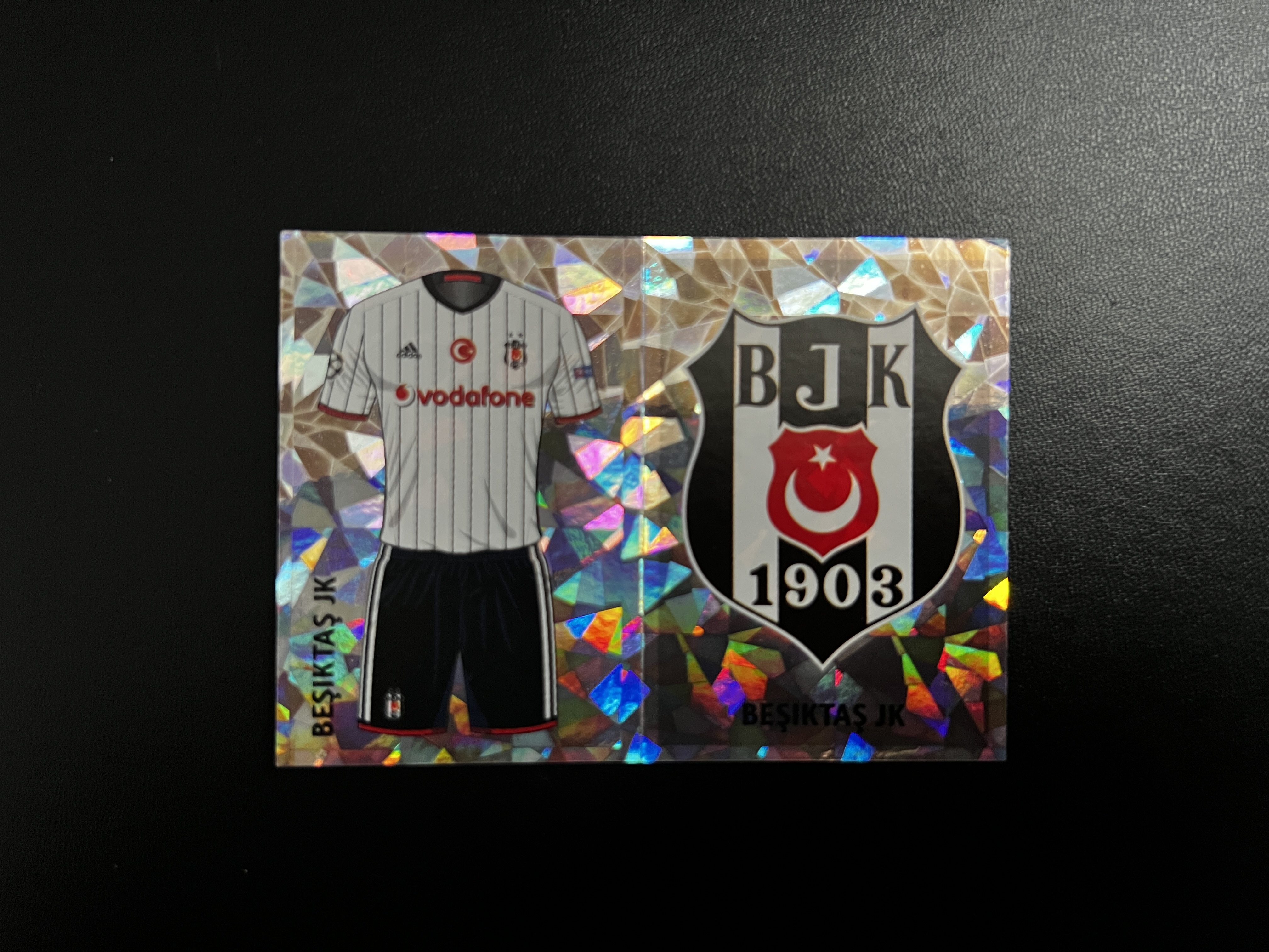 2024 Topps UEFA Champions League 队服 贝西克塔斯 银碎冰 贴纸 队徽 『永富』 凑套专收送礼必备 错过大腿拍肿