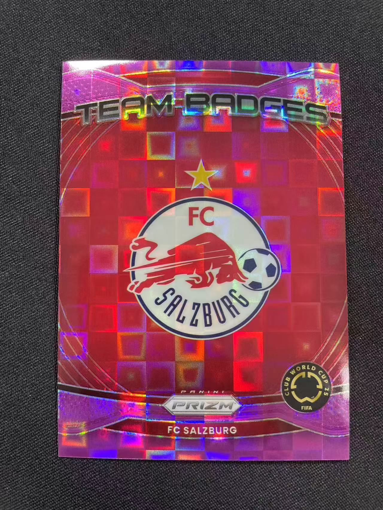 2025 Panini Prizm Club World Cup FC Red Bull Salzburg 世俱杯 萨尔茨堡红牛 04/49编 紫潘多拉折 队徽 特卡 不保卡品【玉龙】